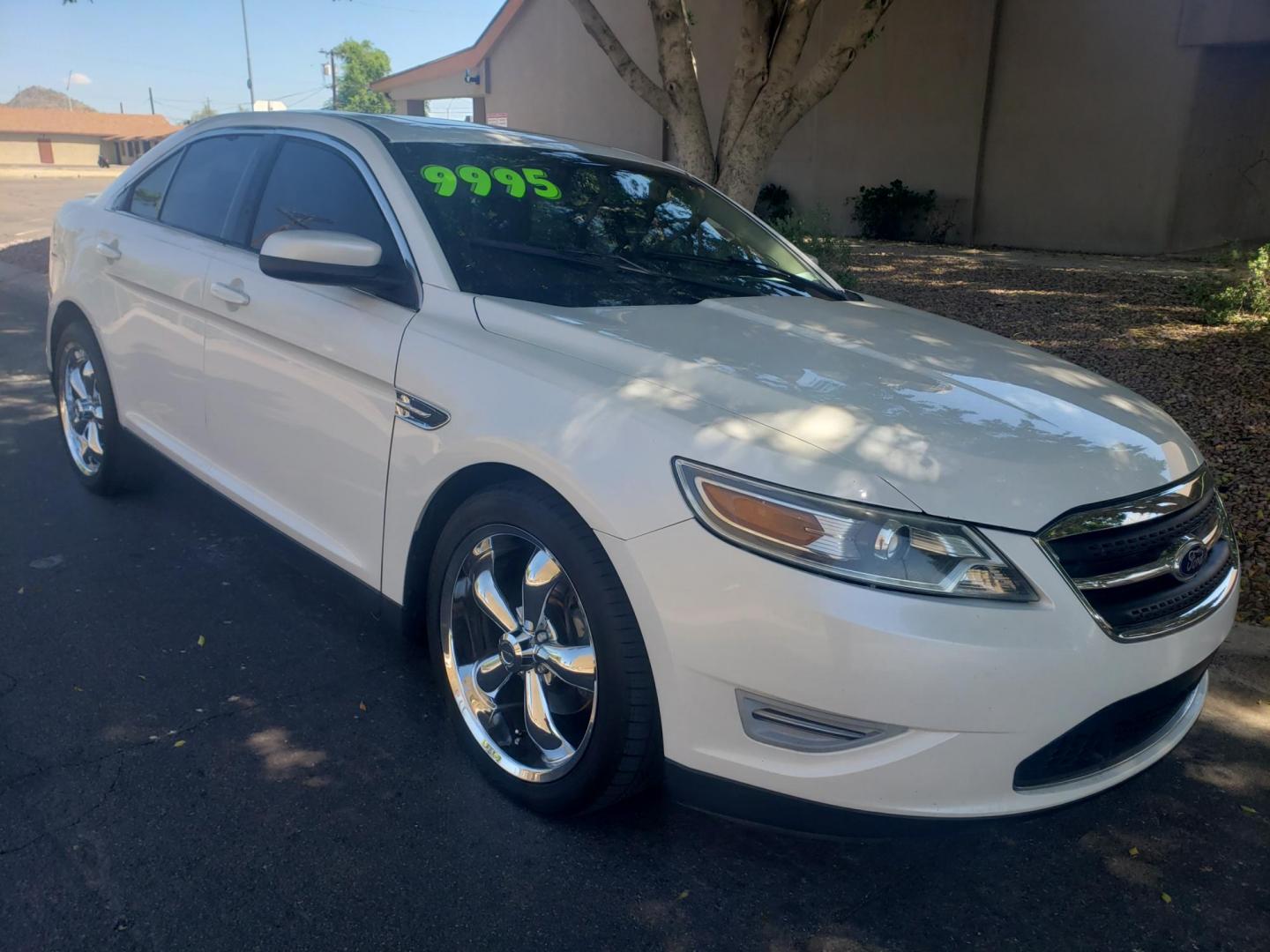 2011 /gray and black and brown Ford Taurus SHO FWD (1FAHP2KT1BG) with an 3.5L V6 DOHC 24V engine, 6-Speed Automatic transmission, located at 323 E Dunlap Ave., Phoenix, AZ, 85020, (602) 331-9000, 33.567677, -112.069000 - 2011 Ford Taurus SHO FWD,……. EXCELLENT condition,…… A Real Must See!!.... No accidents, Power everything, Ice cold ac, brown and gray and black interior with to tone leather seats in near perfect condition, power windows, power door locks, Touch screen stereo/cd player, phone sync, blue toot - Photo#2