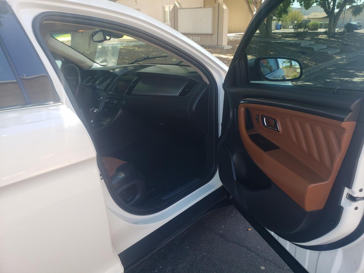 2011 /gray and black and brown Ford Taurus SHO FWD (1FAHP2KT1BG) with an 3.5L V6 DOHC 24V engine, 6-Speed Automatic transmission, located at 323 E Dunlap Ave., Phoenix, AZ, 85020, (602) 331-9000, 33.567677, -112.069000 - 2011 Ford Taurus SHO FWD,……. EXCELLENT condition,…… A Real Must See!!.... No accidents, Power everything, Ice cold ac, brown and gray and black interior with to tone leather seats in near perfect condition, power windows, power door locks, Touch screen stereo/cd player, phone sync, blue toot - Photo#11