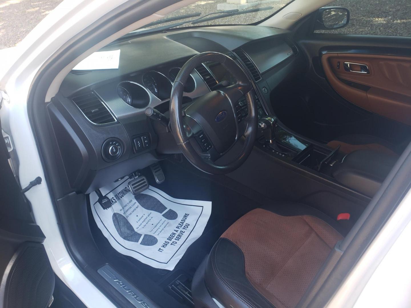 2011 /gray and black and brown Ford Taurus SHO FWD (1FAHP2KT1BG) with an 3.5L V6 DOHC 24V engine, 6-Speed Automatic transmission, located at 323 E Dunlap Ave., Phoenix, AZ, 85020, (602) 331-9000, 33.567677, -112.069000 - 2011 Ford Taurus SHO FWD,……. EXCELLENT condition,…… A Real Must See!!.... No accidents, Power everything, Ice cold ac, brown and gray and black interior with to tone leather seats in near perfect condition, power windows, power door locks, Touch screen stereo/cd player, phone sync, blue toot - Photo#8