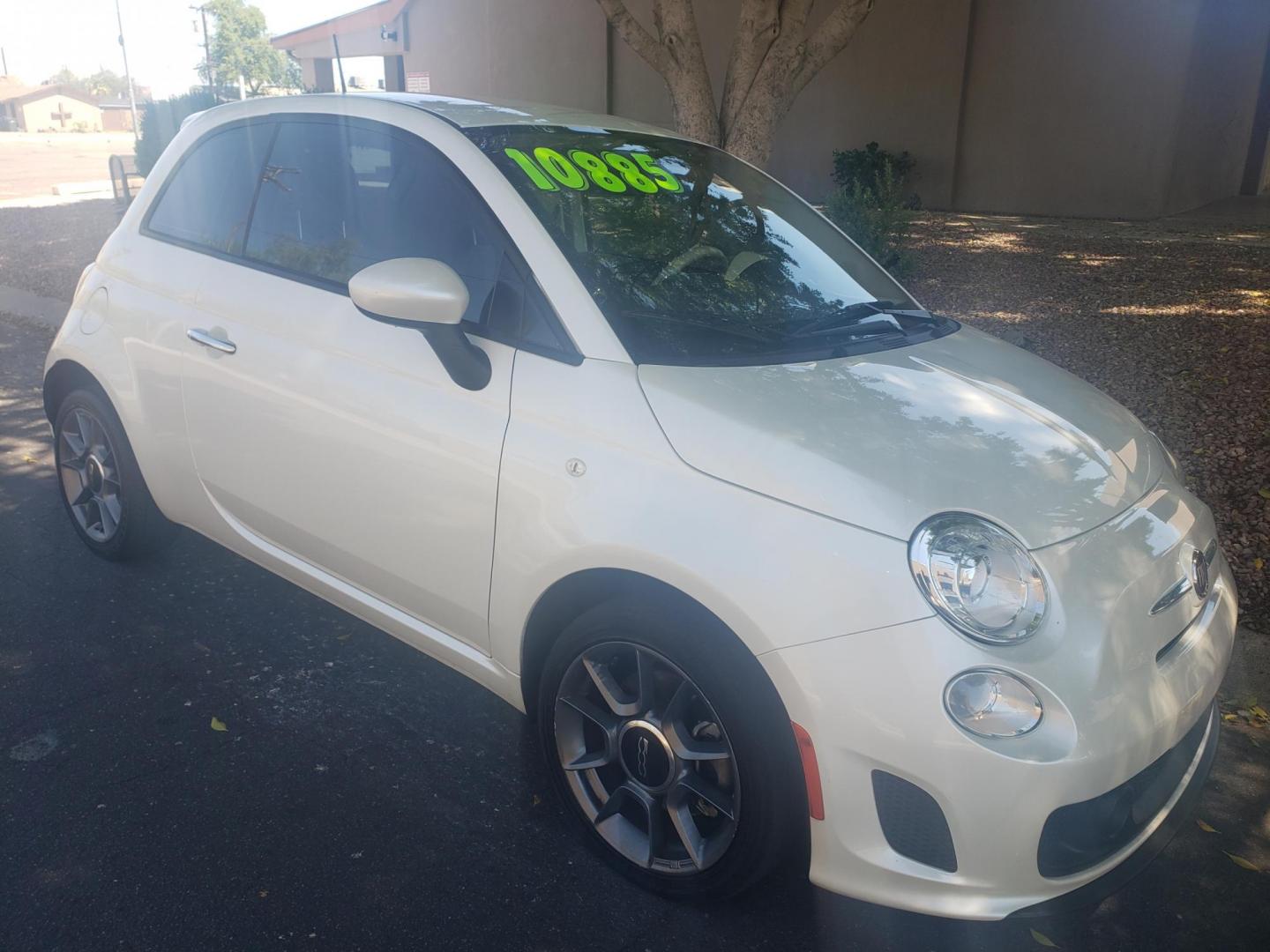 2019 /CREAM Fiat 500 Pop Hatchback (3C3CFFKH2KT) with an 1.4L L4 engine, automatic transmission, located at 323 E Dunlap Ave., Phoenix, AZ, 85020, (602) 331-9000, 33.567677, -112.069000 - Photo#2