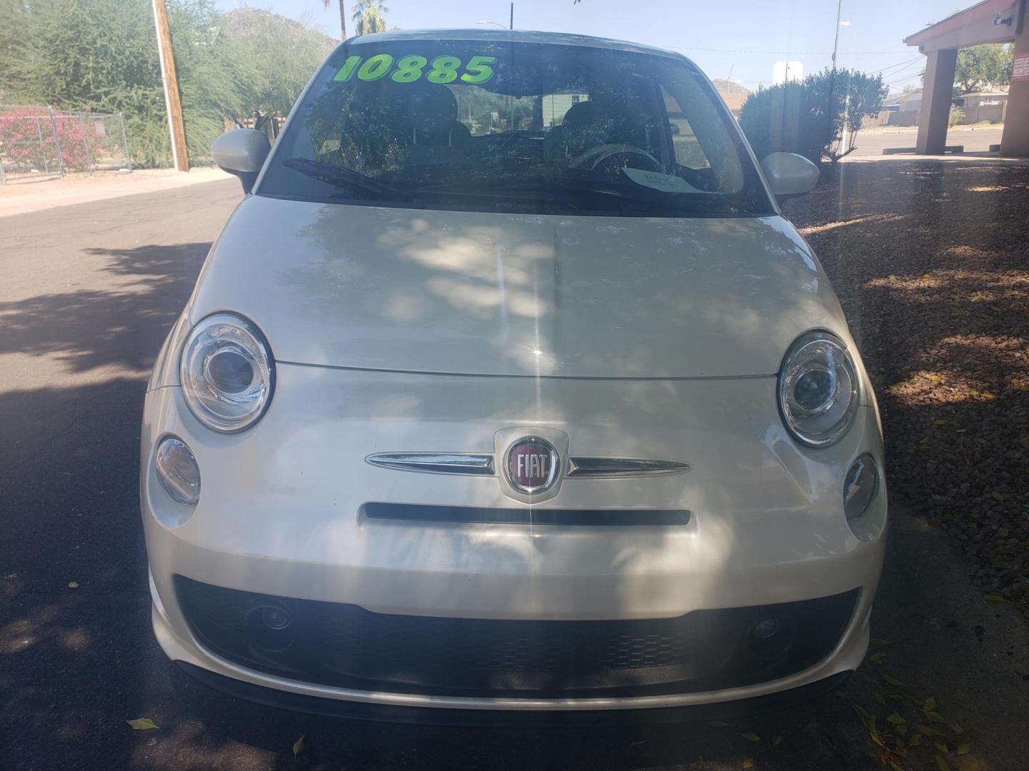 2019 /CREAM Fiat 500 Pop Hatchback (3C3CFFKH2KT) with an 1.4L L4 engine, automatic transmission, located at 323 E Dunlap Ave., Phoenix, AZ, 85020, (602) 331-9000, 33.567677, -112.069000 - 2019 Fiat 500 Pop Hatchback,.......A Must See!!...........ONLY 68K MILES!!!.... No accidents, Ice cold AC......... The car is gorgeous inside and out. Power windows, Power door locks, Stereo, Phone sync, Bluetooth, Beautiful gray and cream interior with cream cloth seats in near perfect condition, - Photo#1