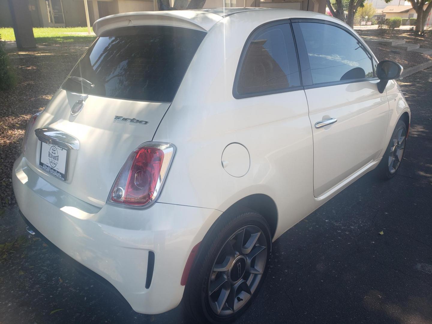 2019 /CREAM Fiat 500 Pop Hatchback (3C3CFFKH2KT) with an 1.4L L4 engine, automatic transmission, located at 323 E Dunlap Ave., Phoenix, AZ, 85020, (602) 331-9000, 33.567677, -112.069000 - Photo#3