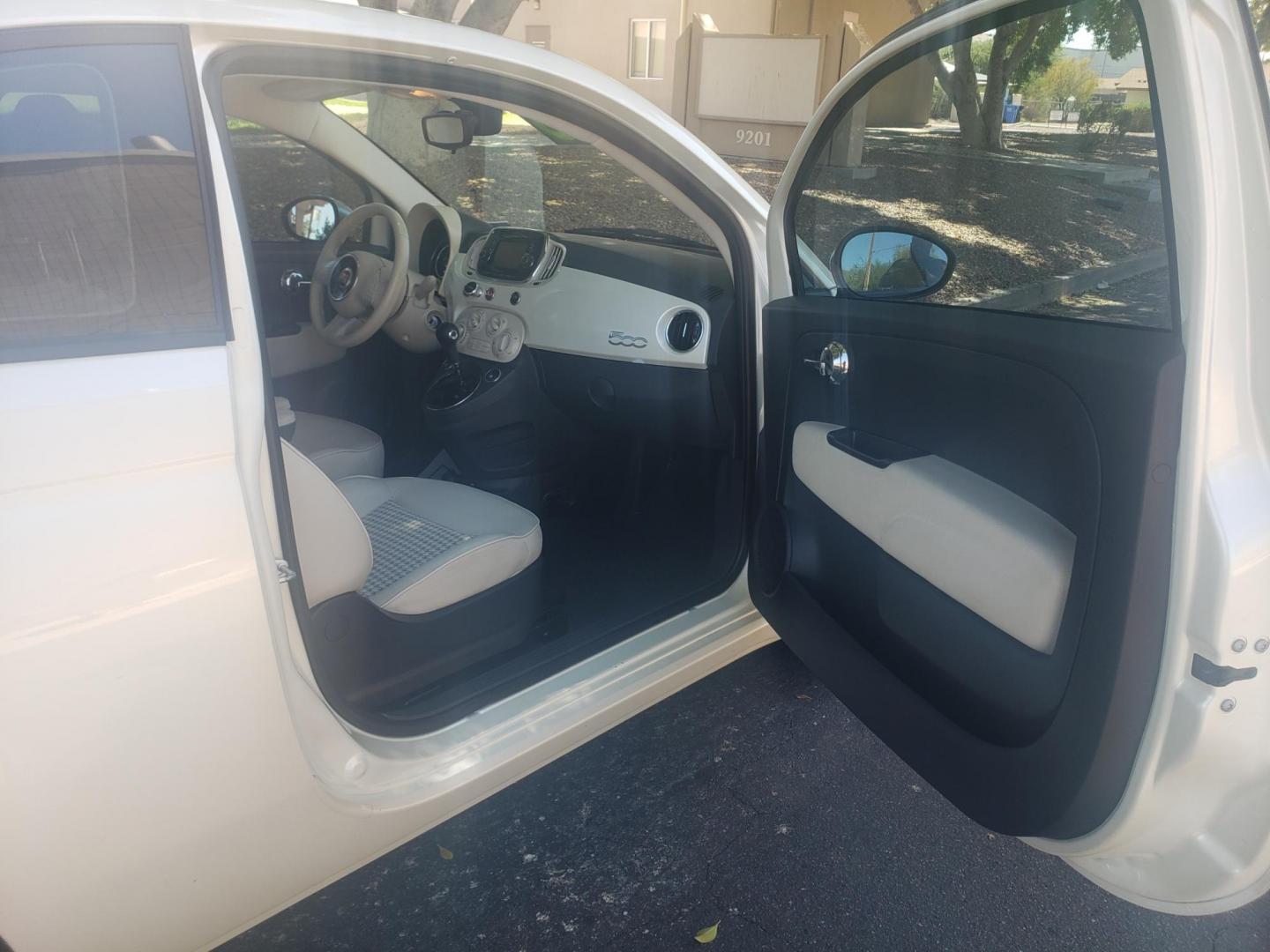 2019 /CREAM Fiat 500 Pop Hatchback (3C3CFFKH2KT) with an 1.4L L4 engine, automatic transmission, located at 323 E Dunlap Ave., Phoenix, AZ, 85020, (602) 331-9000, 33.567677, -112.069000 - 2019 Fiat 500 Pop Hatchback,.......A Must See!!...........ONLY 68K MILES!!!.... No accidents, Ice cold AC......... The car is gorgeous inside and out. Power windows, Power door locks, Stereo, Phone sync, Bluetooth, Beautiful gray and cream interior with cream cloth seats in near perfect condition, - Photo#12