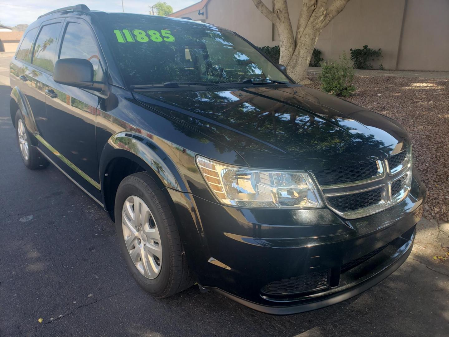 2017 /gray and black Dodge Journey SE (3C4PDCAB5HT) with an 2.4L L4 DOHC 16V engine, 4A transmission, located at 323 E Dunlap Ave., Phoenix, AZ, 85020, (602) 331-9000, 33.567677, -112.069000 - 2017 Dodge Journey SE,……..EXCELLENT condition,......ONLY 85K MILES.........Ice Cold A/C, Clean Black and gray interior with black cloth seats in near perfect condition, 3RD row seating, Rear AC, New brakes, Tune up, Stereo/CD Player, Bluetooth, Phone sync, Satellite compatible, This suv is gorge - Photo#1