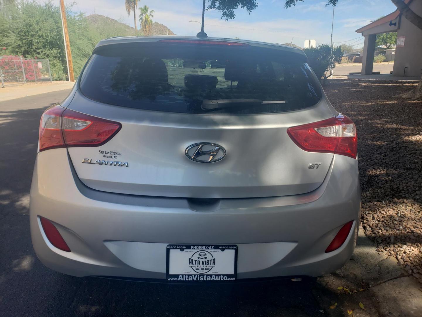 2014 /gray and black Hyundai Elantra GT A/T (KMHD35LH5EU) with an 2.0L L4 16V DOHC engine, 6-Speed Automatic transmission, located at 323 E Dunlap Ave., Phoenix, AZ, 85020, (602) 331-9000, 33.567677, -112.069000 - 2014 Hyundai Elantra GT A/T........A Must See!!... No accidents,.... Ice cold AC...... The car is gorgeous inside and out. Power windows, Power door locks, Stereo/CD Player, Phone sync, blue tooth, satellite compatible, Beautiful Gray and black interior with black cloth seats in near perfect condit - Photo#7