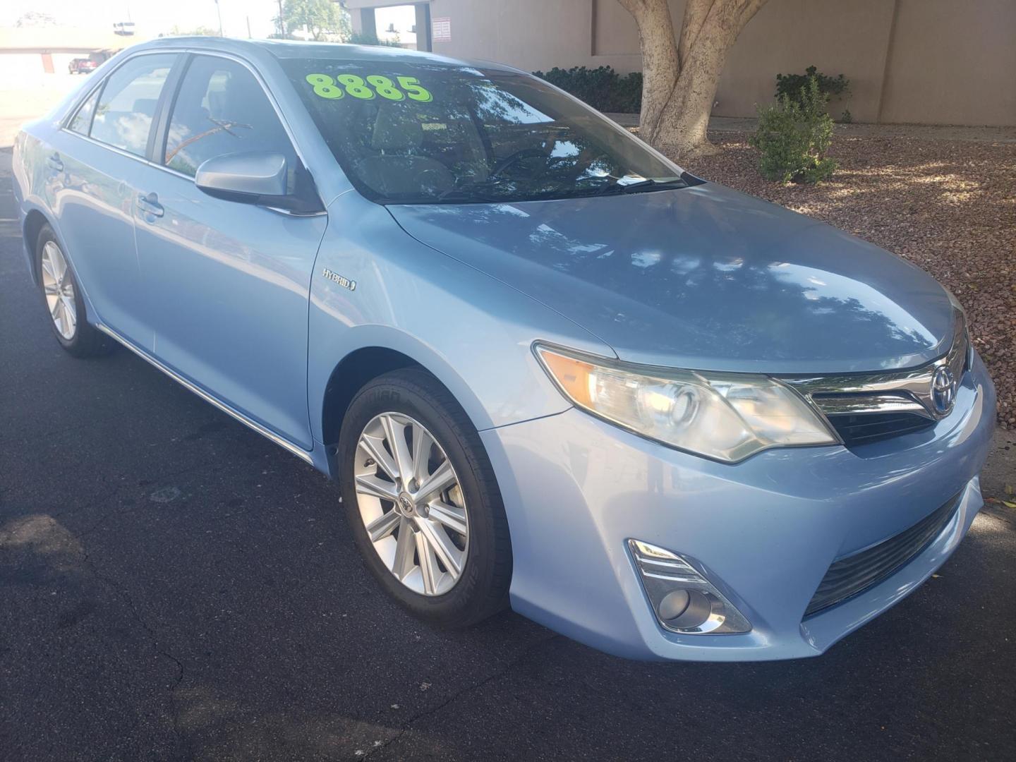 2012 /gray and black Toyota Camry Hybrid LE (4T1BD1FK4CU) with an 2.5L L4 DOHC 16V HYBRID engine, Continuously Variable Transmission transmission, located at 323 E Dunlap Ave., Phoenix, AZ, 85020, (602) 331-9000, 33.567677, -112.069000 - 2012 TOYOTA CAMRY HYBRID ,......A Must See!!..... No accidents,..... Ice cold AC. The car is gorgeous inside and out. Power windows, Power door locks, Touch screen Stereo/CD Player, Phone sync, Bluetooth, Satellite compatible, Backup camera, Beautiful gray and black interior with Gray leather seats - Photo#2