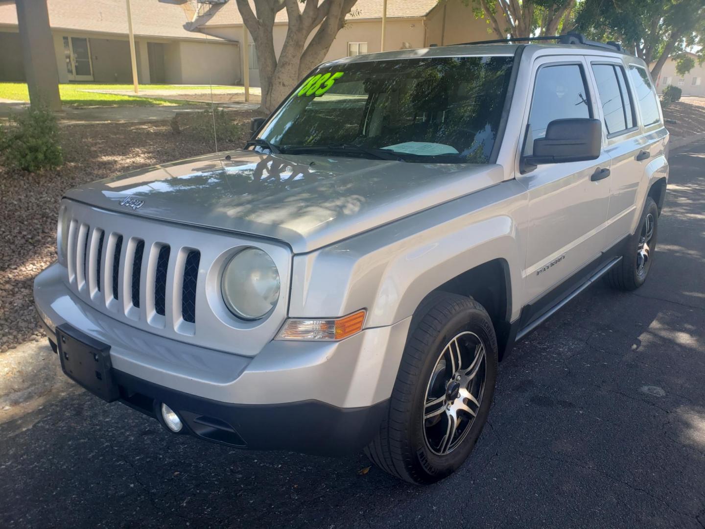 2014 /gray and black Jeep Patriot Sport 2WD (1C4NJPBA9ED) with an 2.0L L4 DOHC 16V engine, automatic transmission, located at 323 E Dunlap Ave., Phoenix, AZ, 85020, (602) 331-9000, 33.567677, -112.069000 - Photo#0