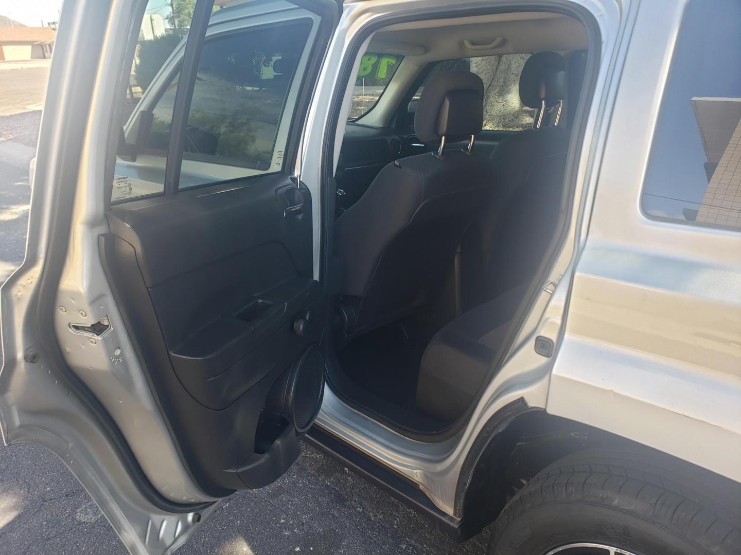 2014 /gray and black Jeep Patriot Sport 2WD (1C4NJPBA9ED) with an 2.0L L4 DOHC 16V engine, automatic transmission, located at 323 E Dunlap Ave., Phoenix, AZ, 85020, (602) 331-9000, 33.567677, -112.069000 - Photo#10