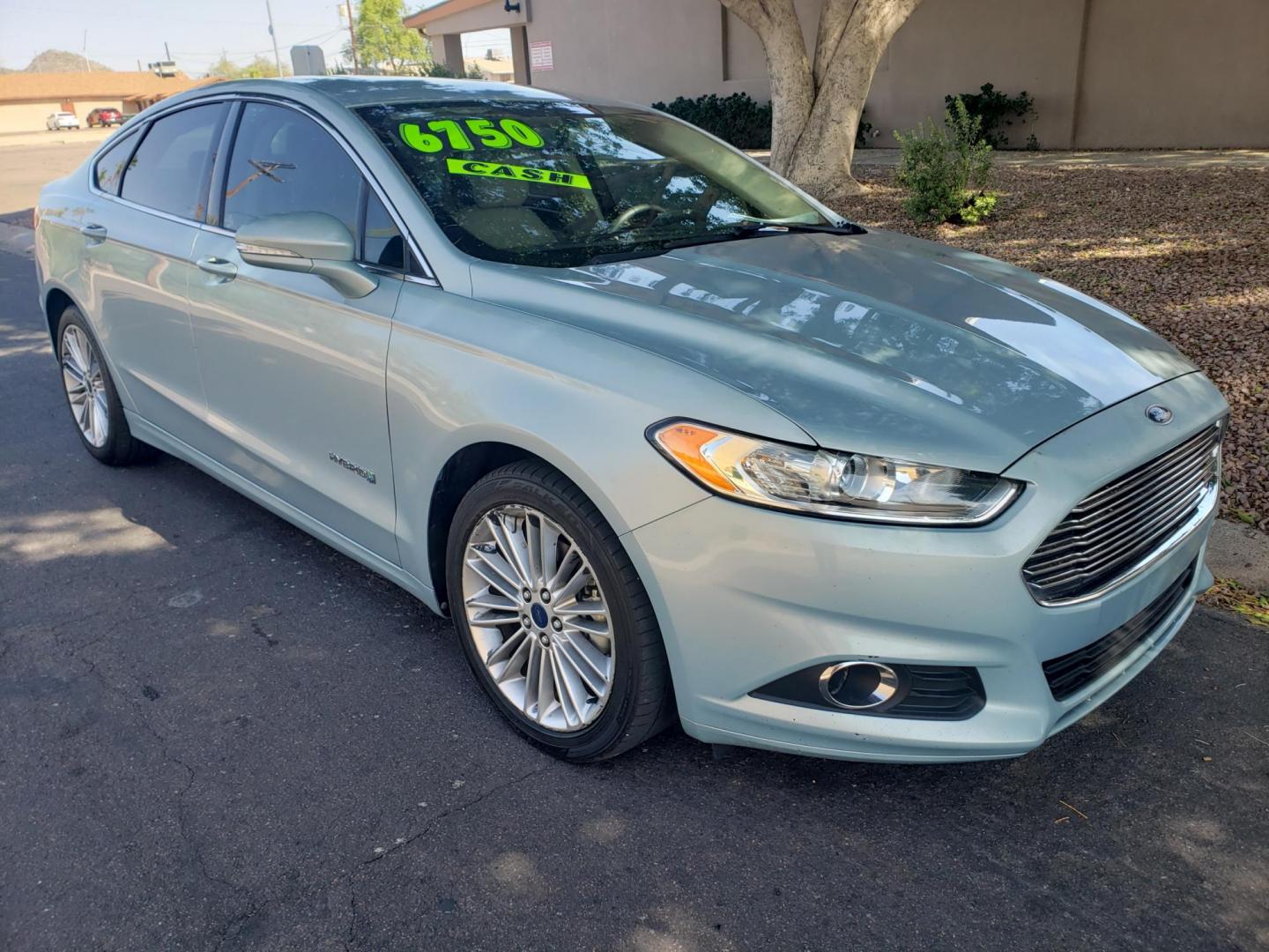 2014 /tan Ford Fusion Hybrid SE (3FA6P0LU4ER) with an 2.0L L4 DOHC 16V HYBRID engine, CVT transmission, located at 323 E Dunlap Ave., Phoenix, AZ, 85020, (602) 331-9000, 33.567677, -112.069000 - 2014 Ford Fusion Hybrid SE,……. EXCELLENT condition,…… CASH ONLY PRICING........ A Real Must See!!.... No accidents, Power everything, Ice cold ac, Tan interior with tan leather seats in near perfect condition, power windows, power door locks, Touch screen stereo/cd player, phone sync, blue t - Photo#2