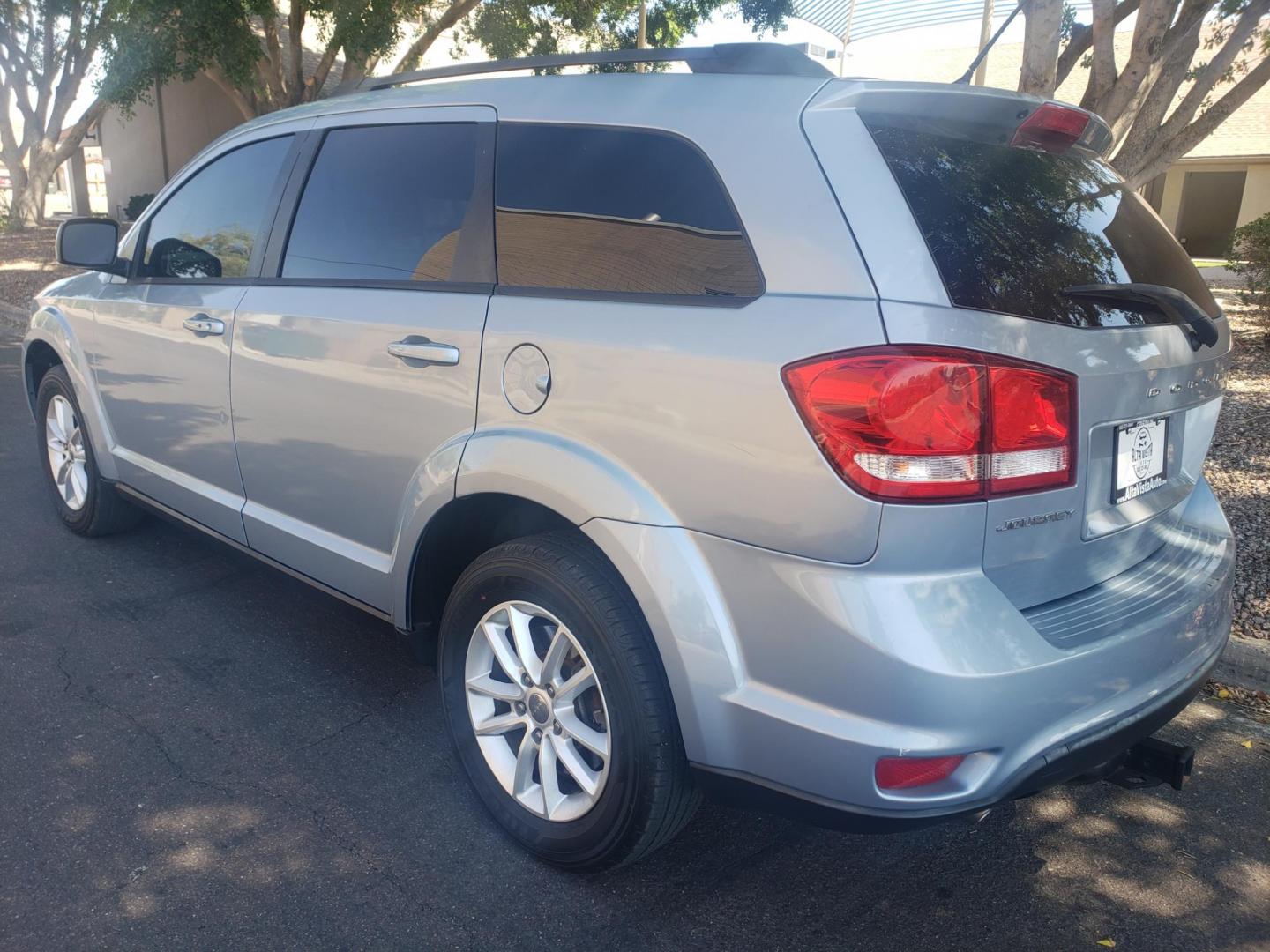 2013 /gray and black Dodge Journey SXT (3C4PDCBG6DT) with an 3.6L V6 DOHC 24V engine, 6-Speed Automatic transmission, located at 323 E Dunlap Ave., Phoenix, AZ, 85020, (602) 331-9000, 33.567677, -112.069000 - 2013 Dodge Journey SXT,.... EXCELLENT condition, A MUST SEE!!...... Cold A/C, Touch screen Stereo/CD, Satellite compatible, Bluetooth, Phone Sync, Clean Gray and Black Interior with black cloth seats in near perfect condition, 3 row seating, New brakes, Tune up, No accidents. The SUV is gorgeous ins - Photo#5