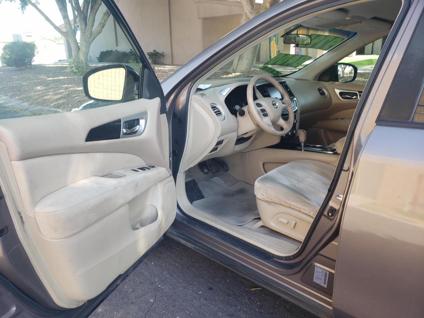 2013 /tan Nissan Pathfinder LE 4WD (5N1AR2MM6DC) with an 3.5L V6 DOHC 24V engine, Continuously Variable Transmission transmission, located at 323 E Dunlap Ave., Phoenix, AZ, 85020, (602) 331-9000, 33.567677, -112.069000 - 2013 Nissan Pathfinder LE 4WD,.... EXCELLENT condition, A MUST SEE!!......CASH ONLY PRICE + TTL...... Cold A/C, Stereo/CD, Backup camera, Bluetooth, Phone Sync, Clean tan Interior with tan cloth seats in near perfect condition, 3 row seating, New brakes, Tune up, No accidents. The SUV is gorgeous - Photo#8