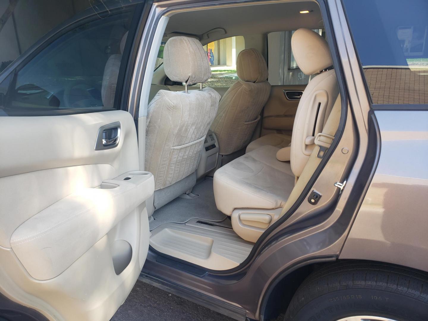 2013 /tan Nissan Pathfinder LE 4WD (5N1AR2MM6DC) with an 3.5L V6 DOHC 24V engine, Continuously Variable Transmission transmission, located at 323 E Dunlap Ave., Phoenix, AZ, 85020, (602) 331-9000, 33.567677, -112.069000 - 2013 Nissan Pathfinder LE 4WD,.... EXCELLENT condition, A MUST SEE!!......CASH ONLY PRICE + TTL...... Cold A/C, Stereo/CD, Backup camera, Bluetooth, Phone Sync, Clean tan Interior with tan cloth seats in near perfect condition, 3 row seating, New brakes, Tune up, No accidents. The SUV is gorgeous - Photo#10