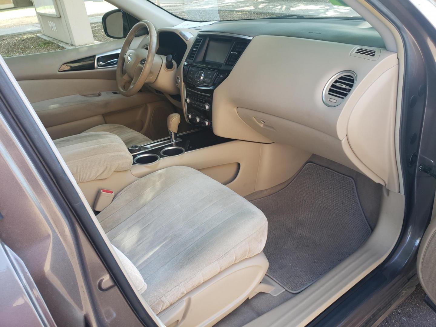 2013 /tan Nissan Pathfinder LE 4WD (5N1AR2MM6DC) with an 3.5L V6 DOHC 24V engine, Continuously Variable Transmission transmission, located at 323 E Dunlap Ave., Phoenix, AZ, 85020, (602) 331-9000, 33.567677, -112.069000 - 2013 Nissan Pathfinder LE 4WD,.... EXCELLENT condition, A MUST SEE!!......CASH ONLY PRICE + TTL...... Cold A/C, Stereo/CD, Backup camera, Bluetooth, Phone Sync, Clean tan Interior with tan cloth seats in near perfect condition, 3 row seating, New brakes, Tune up, No accidents. The SUV is gorgeous - Photo#14