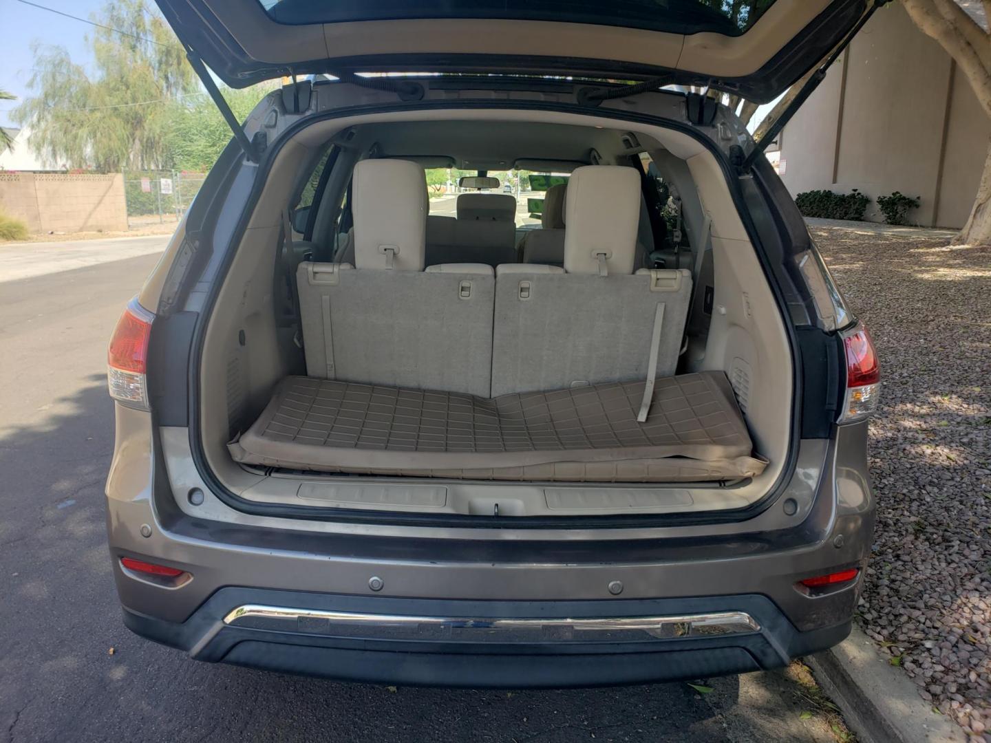 2013 /tan Nissan Pathfinder LE 4WD (5N1AR2MM6DC) with an 3.5L V6 DOHC 24V engine, Continuously Variable Transmission transmission, located at 323 E Dunlap Ave., Phoenix, AZ, 85020, (602) 331-9000, 33.567677, -112.069000 - 2013 Nissan Pathfinder LE 4WD,.... EXCELLENT condition, A MUST SEE!!......CASH ONLY PRICE + TTL...... Cold A/C, Stereo/CD, Backup camera, Bluetooth, Phone Sync, Clean tan Interior with tan cloth seats in near perfect condition, 3 row seating, New brakes, Tune up, No accidents. The SUV is gorgeous - Photo#18