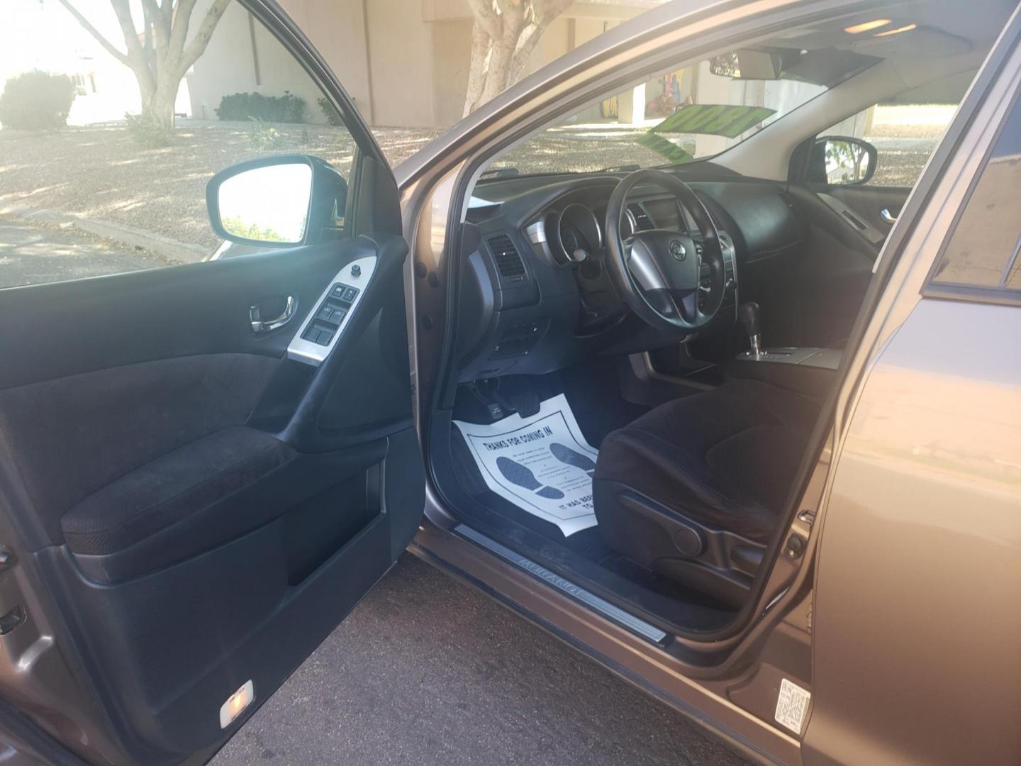 2014 /gray and black Nissan Murano SL AWD (JN8AZ1MW1EW) with an 3.5L V6 DOHC 24V engine, Continuously Variable Transmission transmission, located at 323 E Dunlap Ave., Phoenix, AZ, 85020, (602) 331-9000, 33.567677, -112.069000 - Photo#8