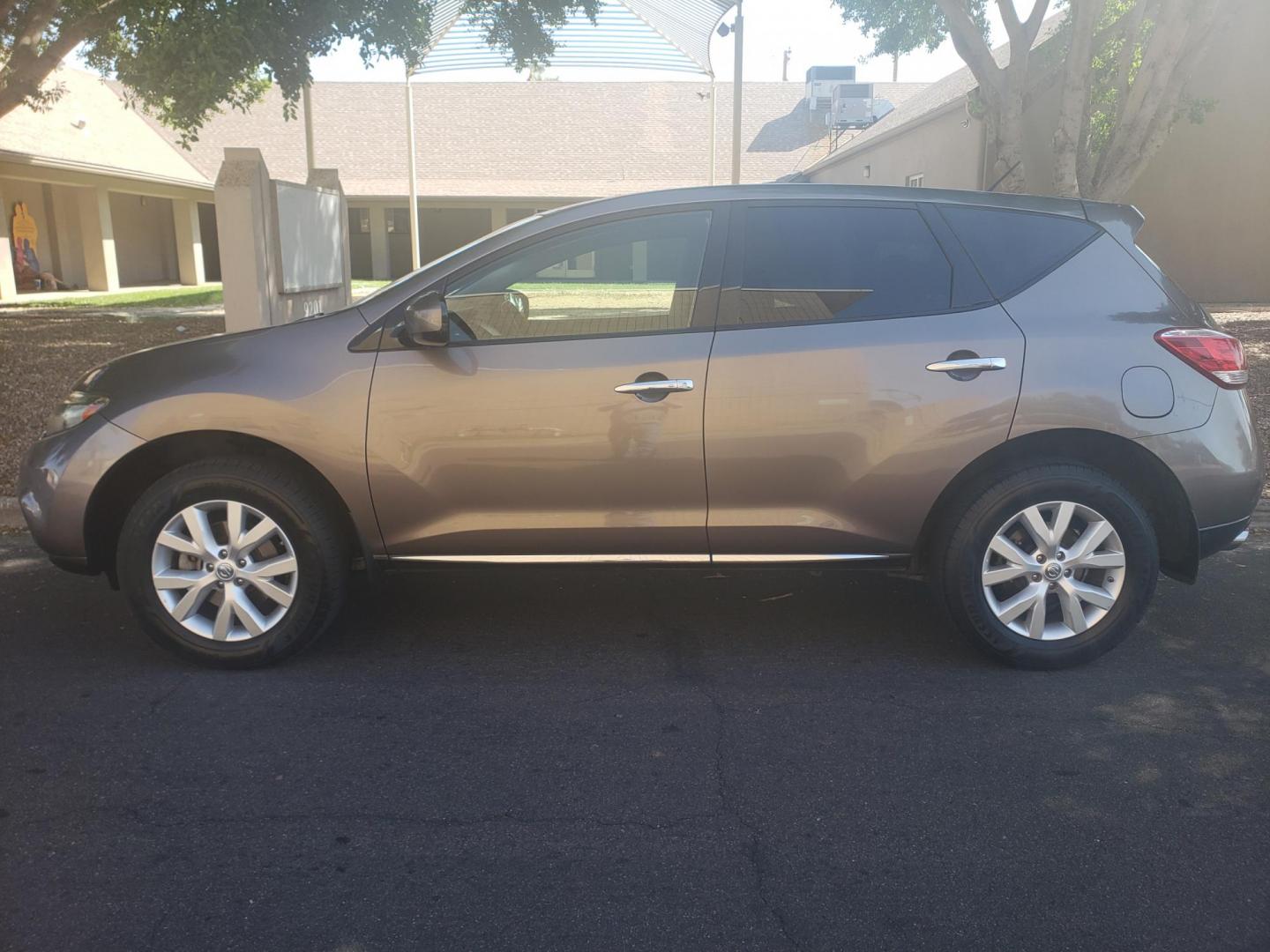 2014 /gray and black Nissan Murano SL AWD (JN8AZ1MW1EW) with an 3.5L V6 DOHC 24V engine, Continuously Variable Transmission transmission, located at 323 E Dunlap Ave., Phoenix, AZ, 85020, (602) 331-9000, 33.567677, -112.069000 - Photo#6