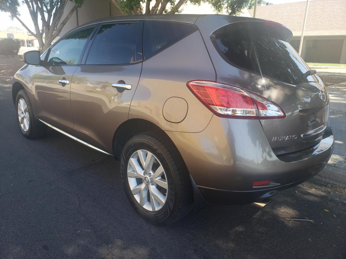 2014 /gray and black Nissan Murano SL AWD (JN8AZ1MW1EW) with an 3.5L V6 DOHC 24V engine, Continuously Variable Transmission transmission, located at 323 E Dunlap Ave., Phoenix, AZ, 85020, (602) 331-9000, 33.567677, -112.069000 - Photo#5