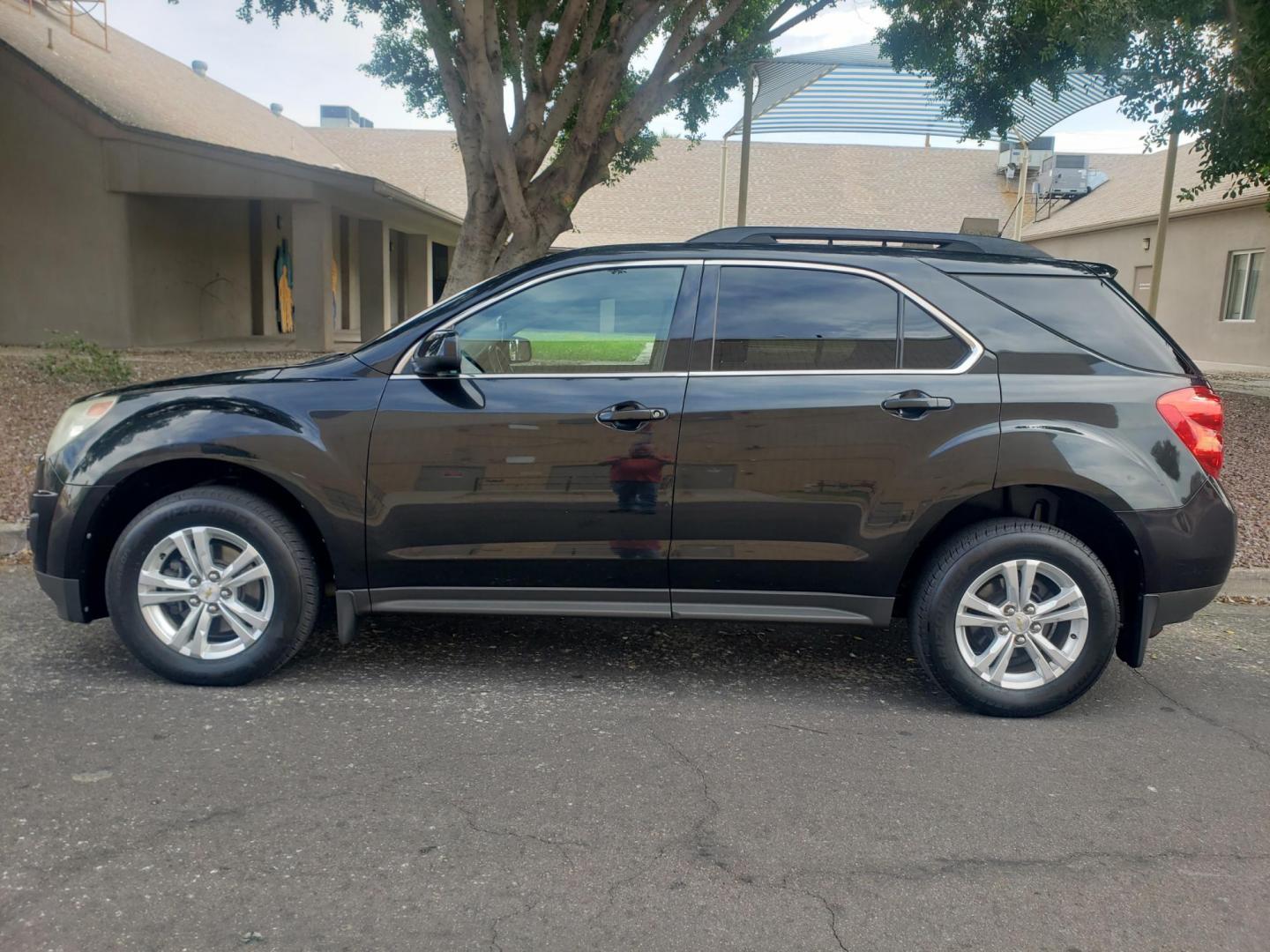 2011 black /gray and black Chevrolet Equinox 1LT 2WD (2CNALDEC1B6) with an 2.4L L4 DOHC 16V engine, 6-Speed Automatic transmission, located at 323 E Dunlap Ave., Phoenix, AZ, 85020, (602) 331-9000, 33.567677, -112.069000 - 2011 Chevrolet Equinox 1LT 2WD,……..EXCELLENT condition,......ONLY 93K MILES.........Ice Cold A/C, Clean Black and gray interior with black cloth seats in near perfect condition, New brakes, Tune up, Stereo/CD Player, Bluetooth, Phone sync, Satellite compatible, Backup camera, This SUV is gorgeo - Photo#6