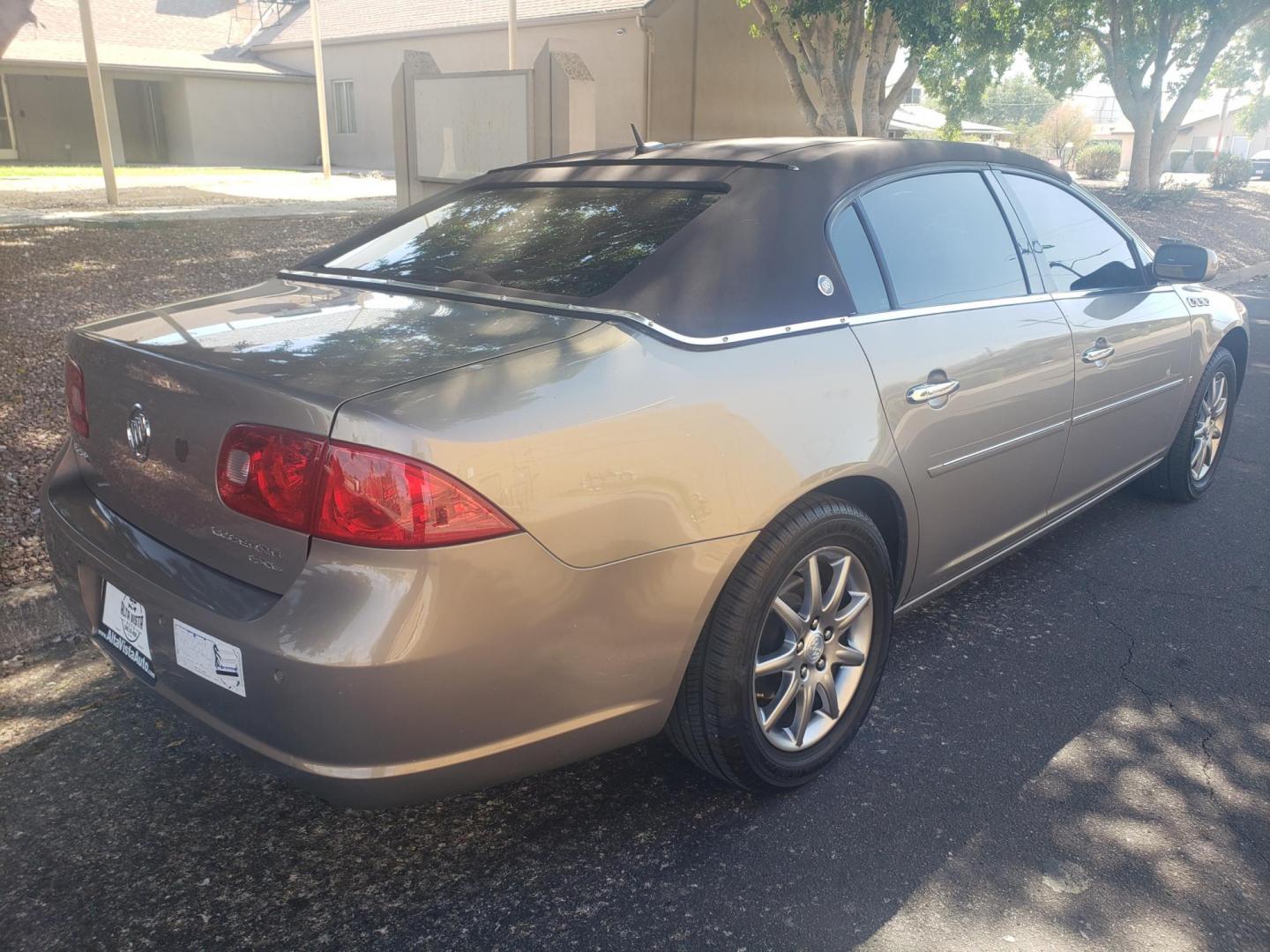 2007 gray /tan Buick Lucerne CXL V6 (1G4HD57287U) with an 3.8L V6 OHV 12V engine, 4-Speed Automatic Overdrive transmission, located at 323 E Dunlap Ave., Phoenix, AZ, 85020, (602) 331-9000, 33.567677, -112.069000 - Photo#2