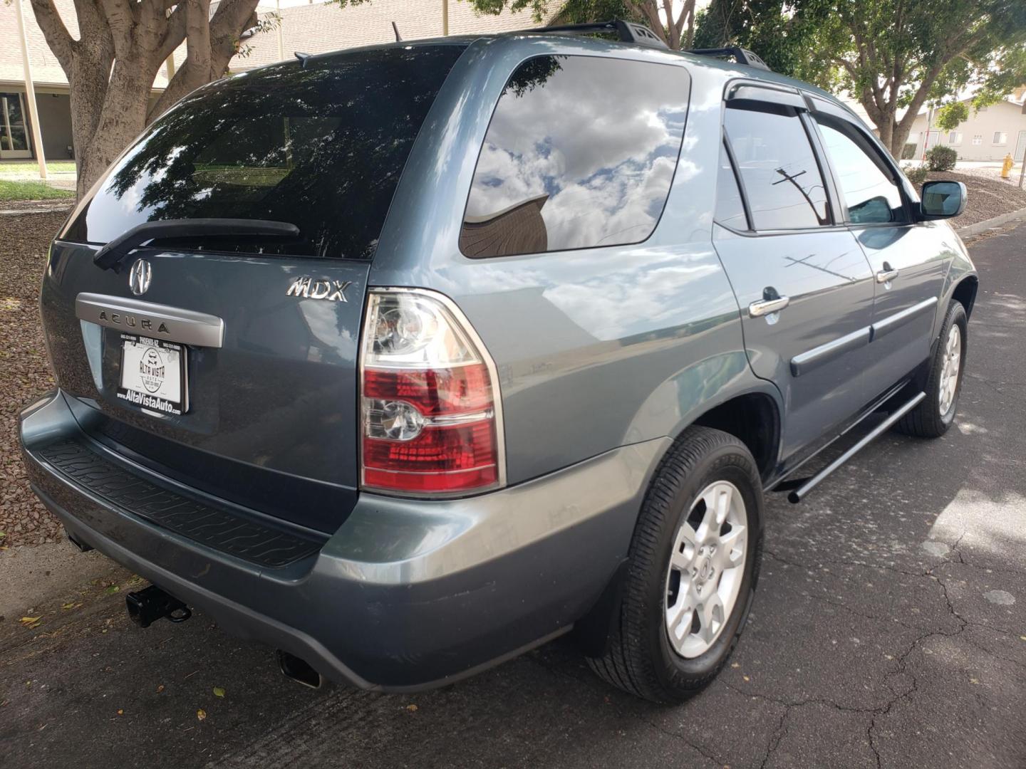 2006 BLUE /GRAY Acura MDX Touring with Navigation System (2HNYD18866H) with an 3.5L V6 SOHC 24V engine, 5-Speed Automatic Overdrive transmission, located at 323 E Dunlap Ave., Phoenix, AZ, 85020, (602) 331-9000, 33.567677, -112.069000 - Photo#3