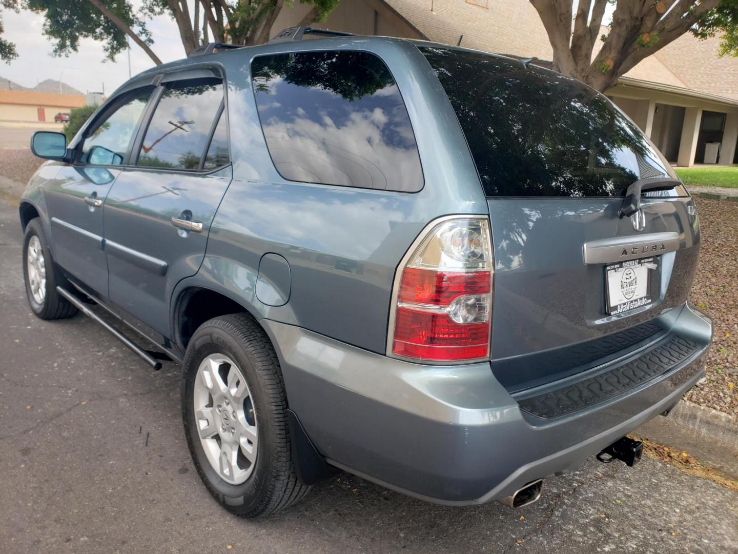 2006 BLUE /GRAY Acura MDX Touring with Navigation System (2HNYD18866H) with an 3.5L V6 SOHC 24V engine, 5-Speed Automatic Overdrive transmission, located at 323 E Dunlap Ave., Phoenix, AZ, 85020, (602) 331-9000, 33.567677, -112.069000 - 2006 Acura MDX Touring with Navigation System,…….Ice Cold A/C, Clean gray interior with gray leather seats in good condition, New brakes, Tune up, gorgeous tinted sunroof, Stereo/CD Player, Bluetooth, Phone sync, Satellite compatible, Backup camera, Navigation, side running boards, rear A/C, T - Photo#5