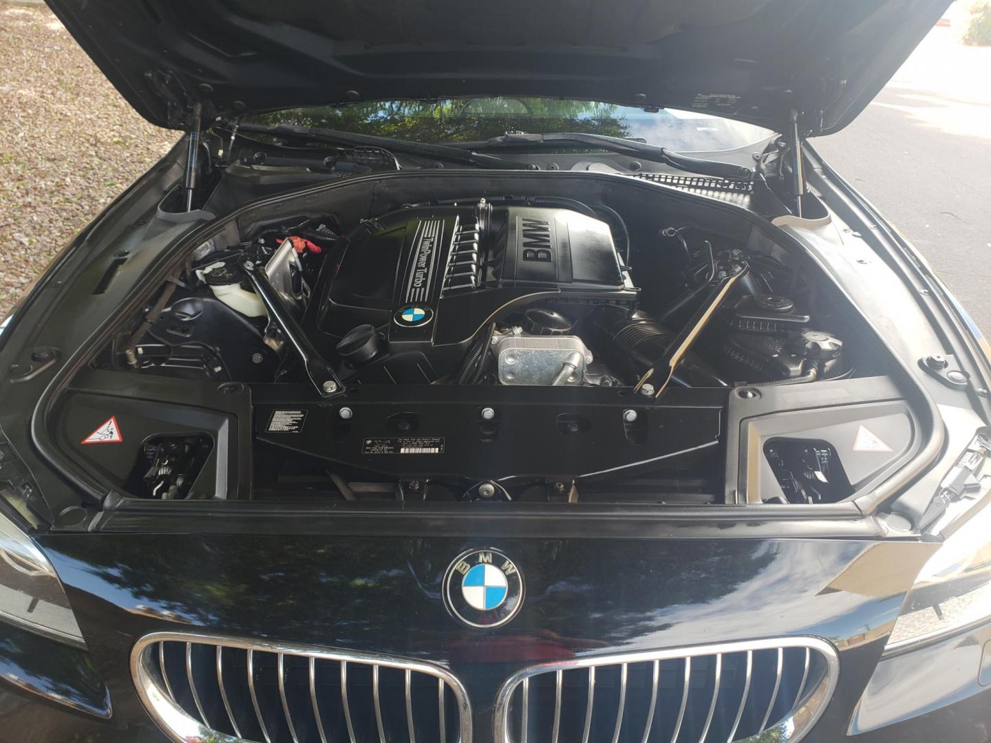 2014 black /black BMW 5-Series 535i xDrive (WBA5B3C58ED) with an 3.0L L6 DOHC 24V engine, 8-Speed Automatic transmission, located at 323 E Dunlap Ave., Phoenix, AZ, 85020, (602) 331-9000, 33.567677, -112.069000 - 2014 BMW 5-Series 535i X Drive,......A True Must See!!.... No accidents, Ice Cold AC, The car is gorgeous inside and out, power windows, power door locks, Gorgeous tinted sunroof, Stereo/Cd Player, Navigation, Phone sync, Bluetooth, Satellite radio compatible, Backup camera, Clean Black Interior wit - Photo#19