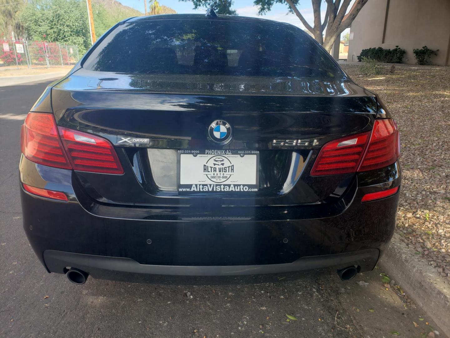 2014 black /black BMW 5-Series 535i xDrive (WBA5B3C58ED) with an 3.0L L6 DOHC 24V engine, 8-Speed Automatic transmission, located at 323 E Dunlap Ave., Phoenix, AZ, 85020, (602) 331-9000, 33.567677, -112.069000 - 2014 BMW 5-Series 535i X Drive,......A True Must See!!.... No accidents, Ice Cold AC, The car is gorgeous inside and out, power windows, power door locks, Gorgeous tinted sunroof, Stereo/Cd Player, Navigation, Phone sync, Bluetooth, Satellite radio compatible, Backup camera, Clean Black Interior wit - Photo#7