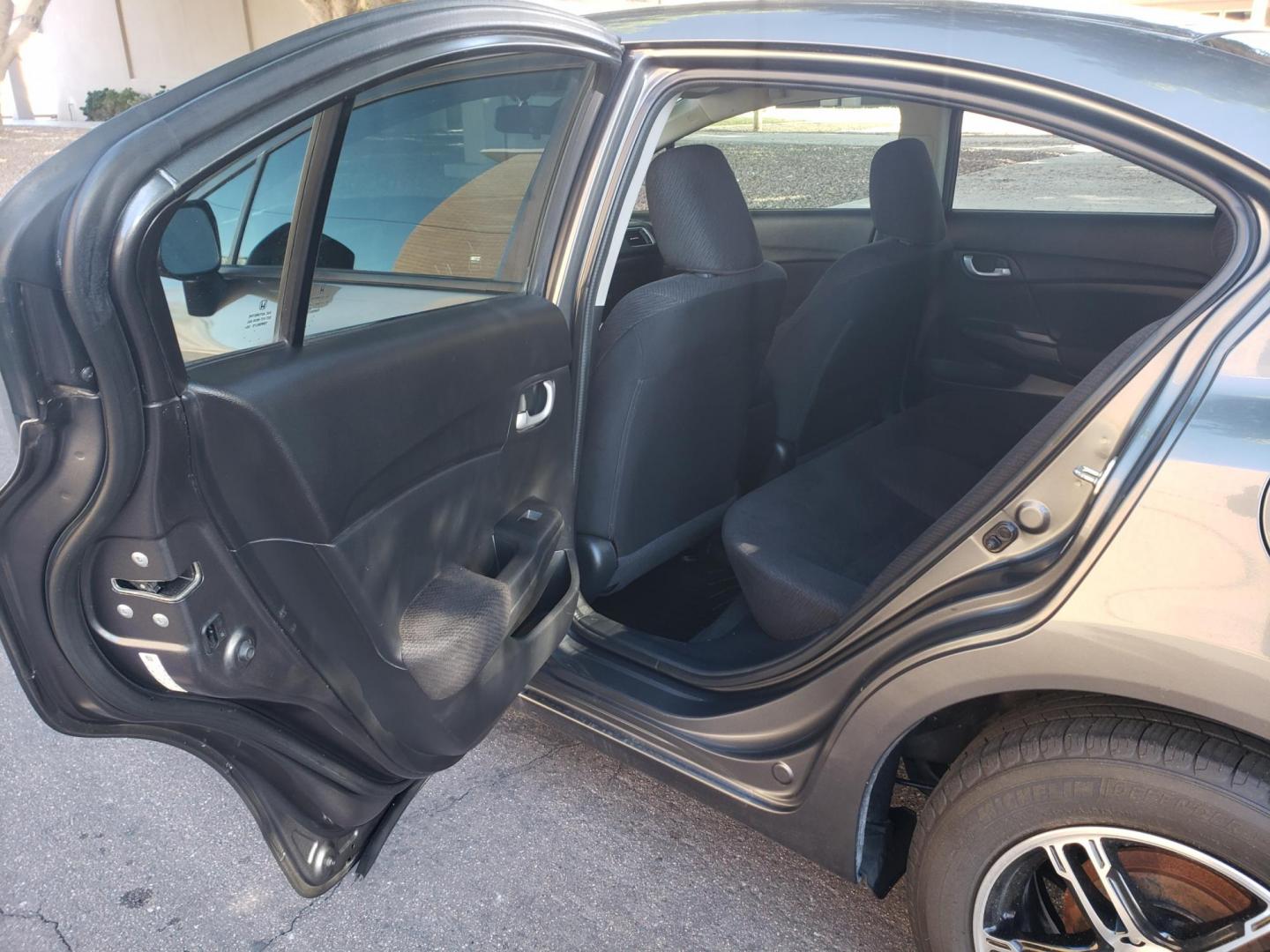 2013 gray /gray and black Honda Civic LX Sedan 5-Speed AT (2HGFB2F59DH) with an 1.8L L4 SOHC 16V engine, 5-Speed Automatic transmission, located at 323 E Dunlap Ave., Phoenix, AZ, 85020, (602) 331-9000, 33.567677, -112.069000 - 2013 Honda Civic LX Sedan 5-Speed AT,……. EXCELLENT condition,…… A Real Must See!!.... No accidents, Power everything, Ice cold ac, black and gray interior with gray cloth seats in near perfect condition, power windows, power door locks, stereo/cd player, phone sync, blue tooth, backup camera - Photo#10