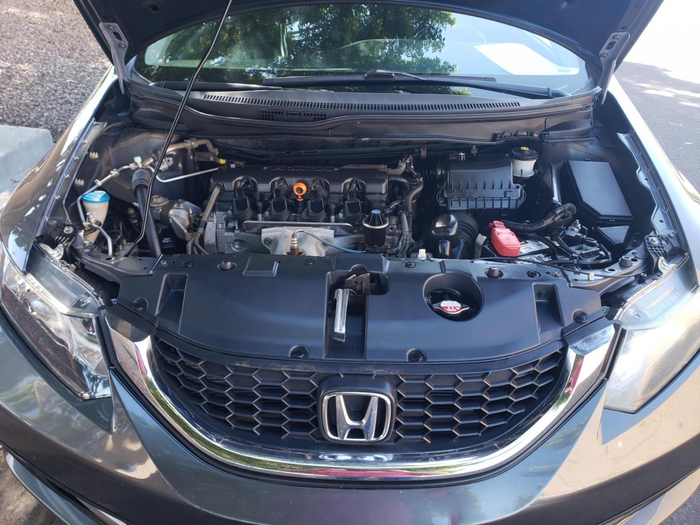 2013 gray /gray and black Honda Civic LX Sedan 5-Speed AT (2HGFB2F59DH) with an 1.8L L4 SOHC 16V engine, 5-Speed Automatic transmission, located at 323 E Dunlap Ave., Phoenix, AZ, 85020, (602) 331-9000, 33.567677, -112.069000 - 2013 Honda Civic LX Sedan 5-Speed AT,……. EXCELLENT condition,…… A Real Must See!!.... No accidents, Power everything, Ice cold ac, black and gray interior with gray cloth seats in near perfect condition, power windows, power door locks, stereo/cd player, phone sync, blue tooth, backup camera - Photo#17