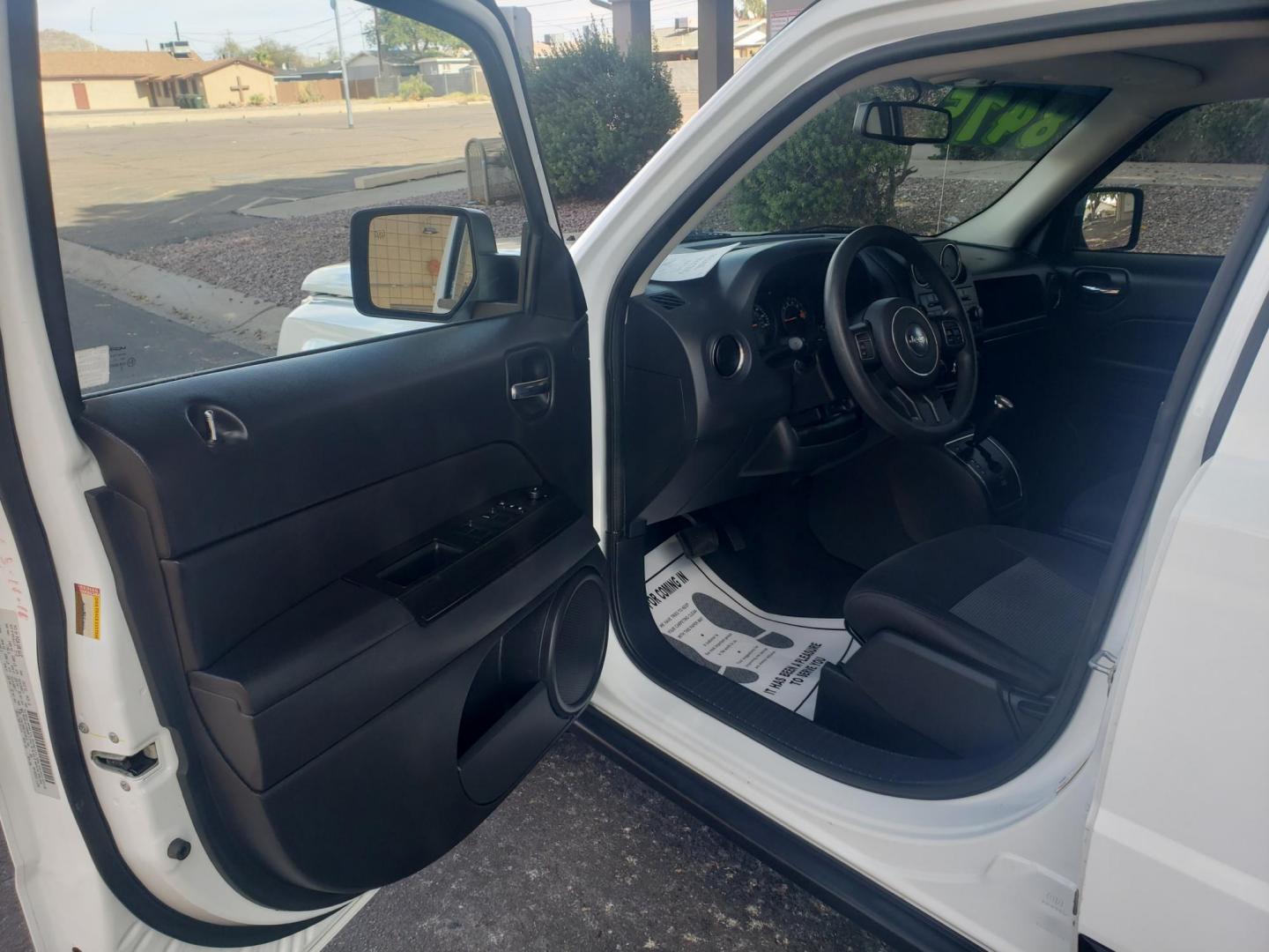 2015 WHITE /gray and black Jeep Patriot Sport 2WD (1C4NJPBA8FD) with an 2.0L L4 DOHC 16V engine, automatic transmission, located at 323 E Dunlap Ave., Phoenix, AZ, 85020, (602) 331-9000, 33.567677, -112.069000 - 2015 Jeep Patriot Sport 2WD,…….Ice Cold A/C, Clean gray and black interior with black cloth seats in good condition, New brakes, Tune up, Stereo/CD Player, Bluetooth, Phone sync, Satellite compatible, This SUV is gorgeous inside and out, Incredible gas mileage! Arizona title , Runs and Drives Ex - Photo#6