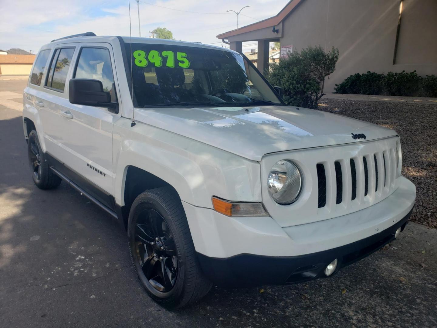 2015 WHITE /gray and black Jeep Patriot Sport 2WD (1C4NJPBA8FD) with an 2.0L L4 DOHC 16V engine, automatic transmission, located at 323 E Dunlap Ave., Phoenix, AZ, 85020, (602) 331-9000, 33.567677, -112.069000 - 2015 Jeep Patriot Sport 2WD,…….Ice Cold A/C, Clean gray and black interior with black cloth seats in good condition, New brakes, Tune up, Stereo/CD Player, Bluetooth, Phone sync, Satellite compatible, This SUV is gorgeous inside and out, Incredible gas mileage! Arizona title , Runs and Drives Ex - Photo#1