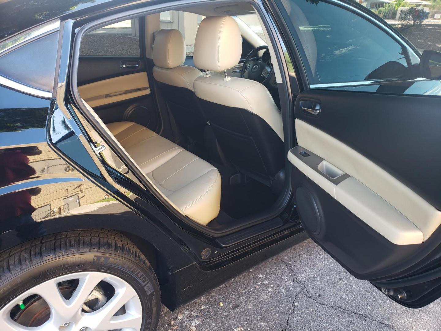 2010 black /Tan and black Mazda MAZDA6 s Grand Touring (1YVHZ8CB9A5) with an 3.7L V6 24V DOHC engine, 6-Speed Automatic transmission, located at 323 E Dunlap Ave., Phoenix, AZ, 85020, (602) 331-9000, 33.567677, -112.069000 - 2010 Mazda MAZDA6 s Grand Touring,…..A Must See!! ……..No accidents,……. Ice cold AC front and rear. The car is gorgeous inside and out. Power windows, Power door locks, Touch screen Stereo, Phone sync, Bluetooth, Satellite compatible, Navigation, Beautiful tan and black interior with tan le - Photo#14