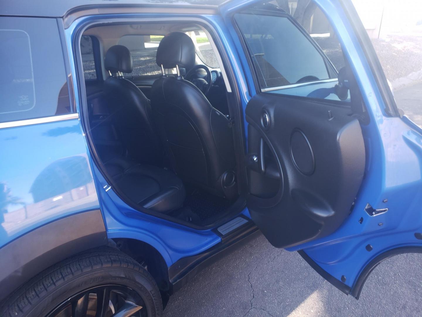 2013 BLUE /gray and black Mini Countryman S ALL4 (WMWZC5C55DW) with an 1.6L L4 DOHC 16V TURBO engine, manuel transmission, located at 323 E Dunlap Ave., Phoenix, AZ, 85020, (602) 331-9000, 33.567677, -112.069000 - Photo#14