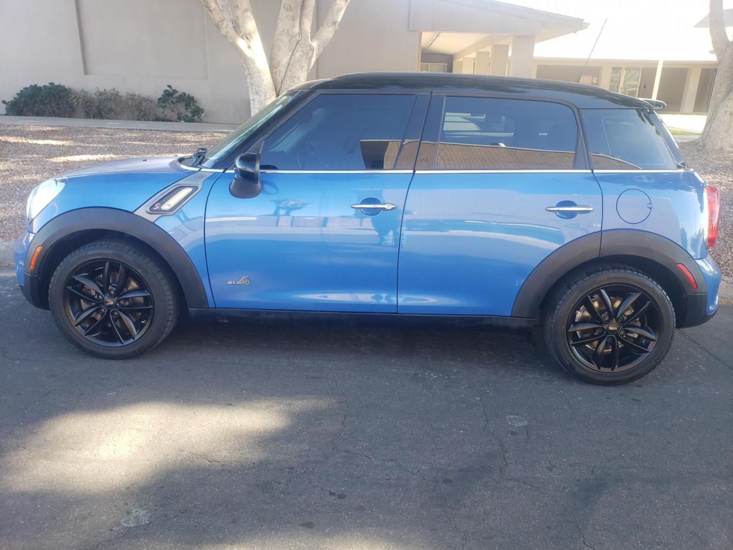 2013 BLUE /gray and black Mini Countryman S ALL4 (WMWZC5C55DW) with an 1.6L L4 DOHC 16V TURBO engine, manuel transmission, located at 323 E Dunlap Ave., Phoenix, AZ, 85020, (602) 331-9000, 33.567677, -112.069000 - Photo#6