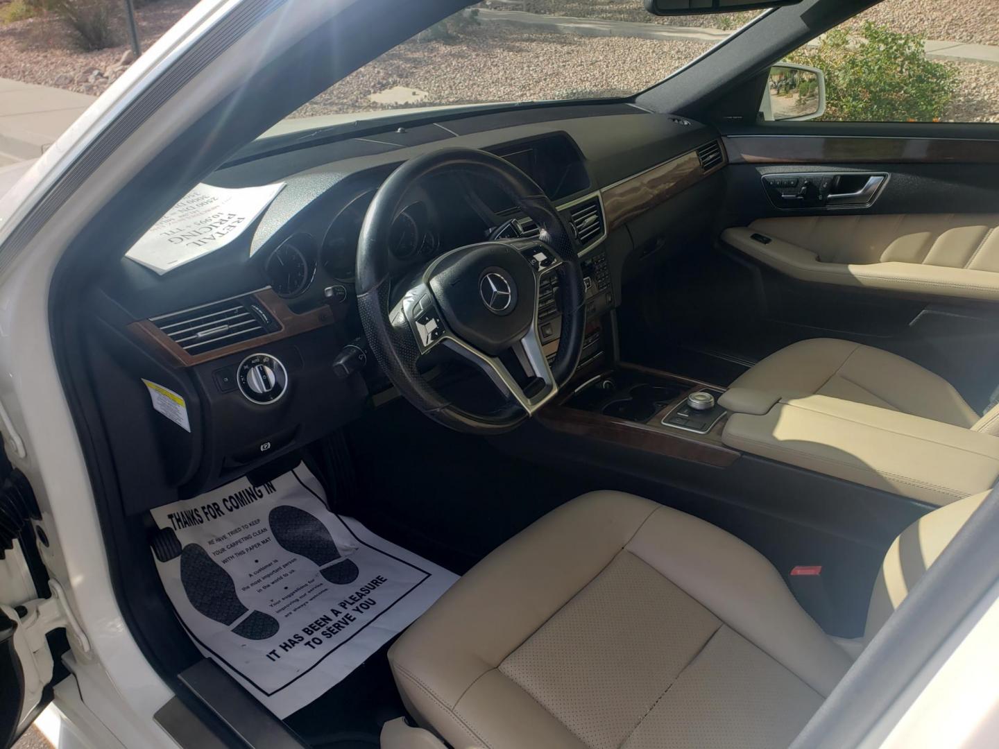 2012 WHITE /Tan and black Mercedes-Benz E-Class E350 Sedan (WDDHF5KB3CA) with an 3.5L V6 DOHC 24V engine, 7-Speed Automatic transmission, located at 323 E Dunlap Ave., Phoenix, AZ, 85020, (602) 331-9000, 33.567677, -112.069000 - Photo#9