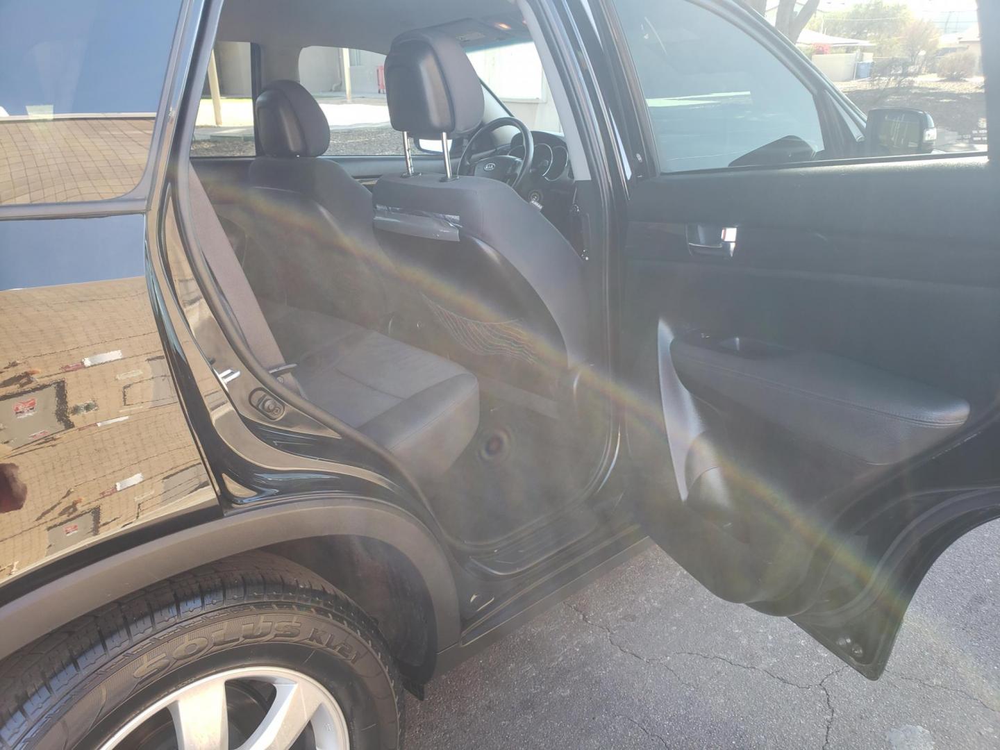 2012 black /gray and black Kia Sorento LX 2WD (5XYKT4A2XCG) with an 3.5L V6 DOHC 24V engine, 6-Speed Automatic transmission, located at 323 E Dunlap Ave., Phoenix, AZ, 85020, (602) 331-9000, 33.567677, -112.069000 - 2012 Kia Sorento LX 2WD,....EXCELLENT condition, .....OLNY 98K MILES!!!!.......... Ice Cold A/C, Black and gray interior with black cloth seats in near perfect condition, New brakes, Tune up, Stereo/CD Player, Bluetooth, Phone sync, backup camera, satellite compatible, MP3 Player, 3RD row seating, T - Photo#15