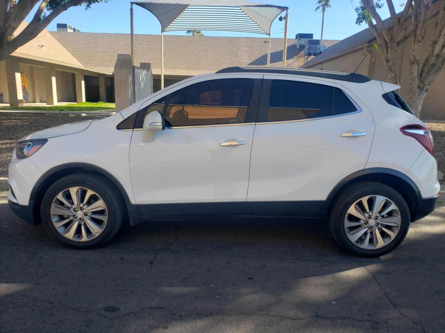 2018 WHITE /gray and black Buick Encore Preferred FWD (KL4CJASB0JB) with an 1.4L L4 DOHC 16V TURBO engine, 6A transmission, located at 323 E Dunlap Ave., Phoenix, AZ, 85020, (602) 331-9000, 33.567677, -112.069000 - 2018 Buick Encore Preferred FWD,....EXCELLENT condition, Ice Cold A/C, Black and gray interior with black leather seats in near perfect condition, New brakes, Tune up, Stereo/CD Player, Bluetooth, Phone sync, backup camera, satellite compatible, This suv is gorgeous inside and out, Incredible gas mi - Photo#6