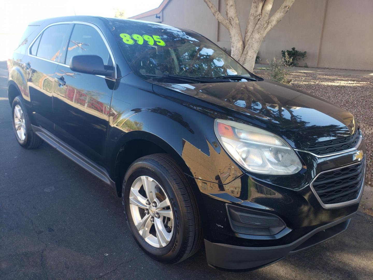 2017 Chevrolet Equinox LS 2WD (2GNALBEK6H1) with an 2.4L L4 DOHC 16V FFV engine, 6A transmission, located at 323 E Dunlap Ave., Phoenix, AZ, 85020, (602) 331-9000, 33.567677, -112.069000 - Photo#2