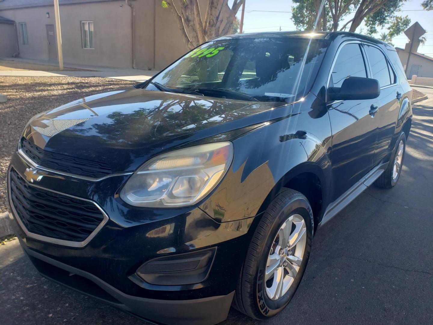 2017 Chevrolet Equinox LS 2WD (2GNALBEK6H1) with an 2.4L L4 DOHC 16V FFV engine, 6A transmission, located at 323 E Dunlap Ave., Phoenix, AZ, 85020, (602) 331-9000, 33.567677, -112.069000 - Photo#0