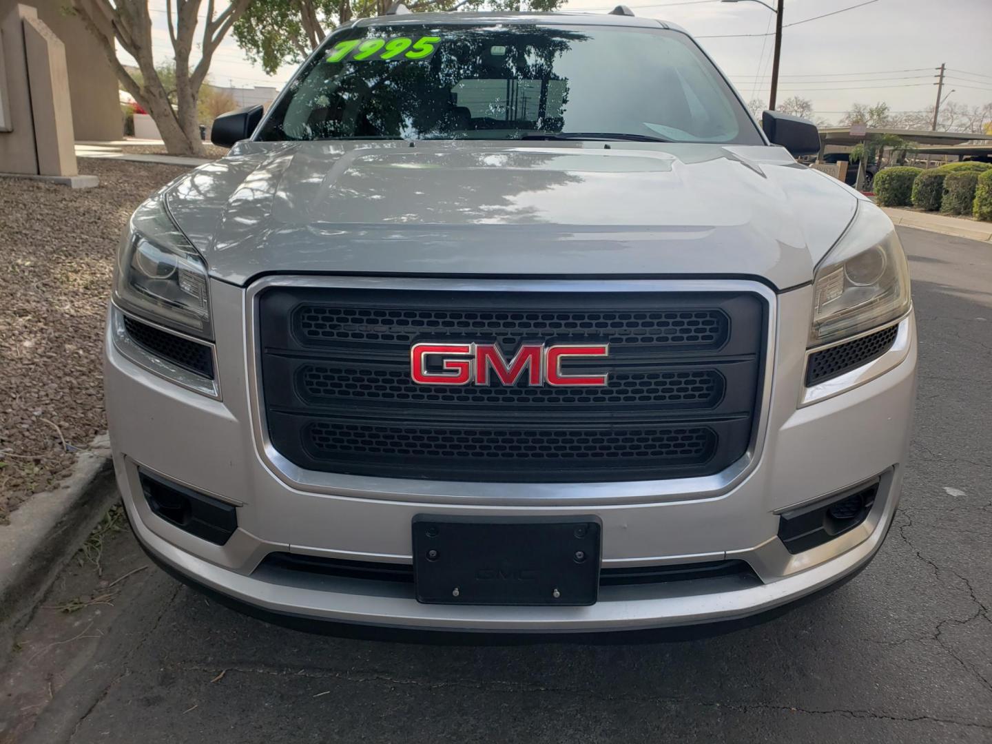 2014 silver /gray and black GMC Acadia SLE-1 FWD (1GKKRNED6EJ) with an 3.6L V6 DOHC 24V engine, 6-Speed Automatic transmission, located at 323 E Dunlap Ave., Phoenix, AZ, 85020, (602) 331-9000, 33.567677, -112.069000 - 2014 GMC Acadia SLE-1 FWD,……. EXCELLENT condition,…… A Real Must See!!.... No accidents, Power everything, Ice cold ac front and rear, gray and black interior with gray cloth seats in near perfect condition, power windows, power door locks, touch screen stereo/cd player, phone sync, blue too - Photo#1