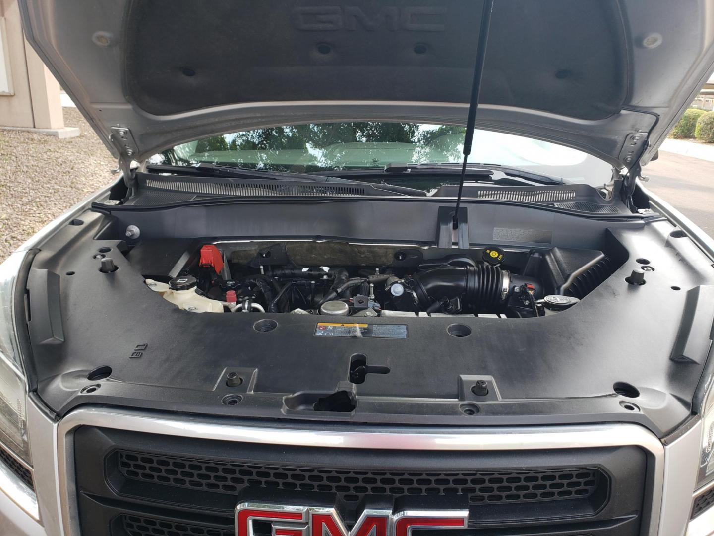 2014 silver /gray and black GMC Acadia SLE-1 FWD (1GKKRNED6EJ) with an 3.6L V6 DOHC 24V engine, 6-Speed Automatic transmission, located at 323 E Dunlap Ave., Phoenix, AZ, 85020, (602) 331-9000, 33.567677, -112.069000 - 2014 GMC Acadia SLE-1 FWD,……. EXCELLENT condition,…… A Real Must See!!.... No accidents, Power everything, Ice cold ac front and rear, gray and black interior with gray cloth seats in near perfect condition, power windows, power door locks, touch screen stereo/cd player, phone sync, blue too - Photo#19