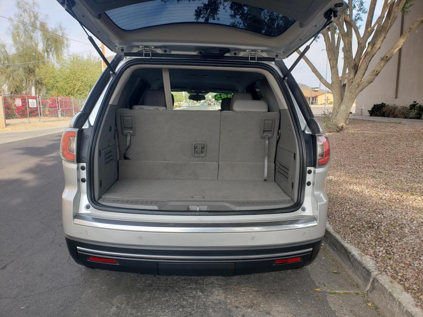 2014 silver /gray and black GMC Acadia SLE-1 FWD (1GKKRNED6EJ) with an 3.6L V6 DOHC 24V engine, 6-Speed Automatic transmission, located at 323 E Dunlap Ave., Phoenix, AZ, 85020, (602) 331-9000, 33.567677, -112.069000 - 2014 GMC Acadia SLE-1 FWD,……. EXCELLENT condition,…… A Real Must See!!.... No accidents, Power everything, Ice cold ac front and rear, gray and black interior with gray cloth seats in near perfect condition, power windows, power door locks, touch screen stereo/cd player, phone sync, blue too - Photo#18