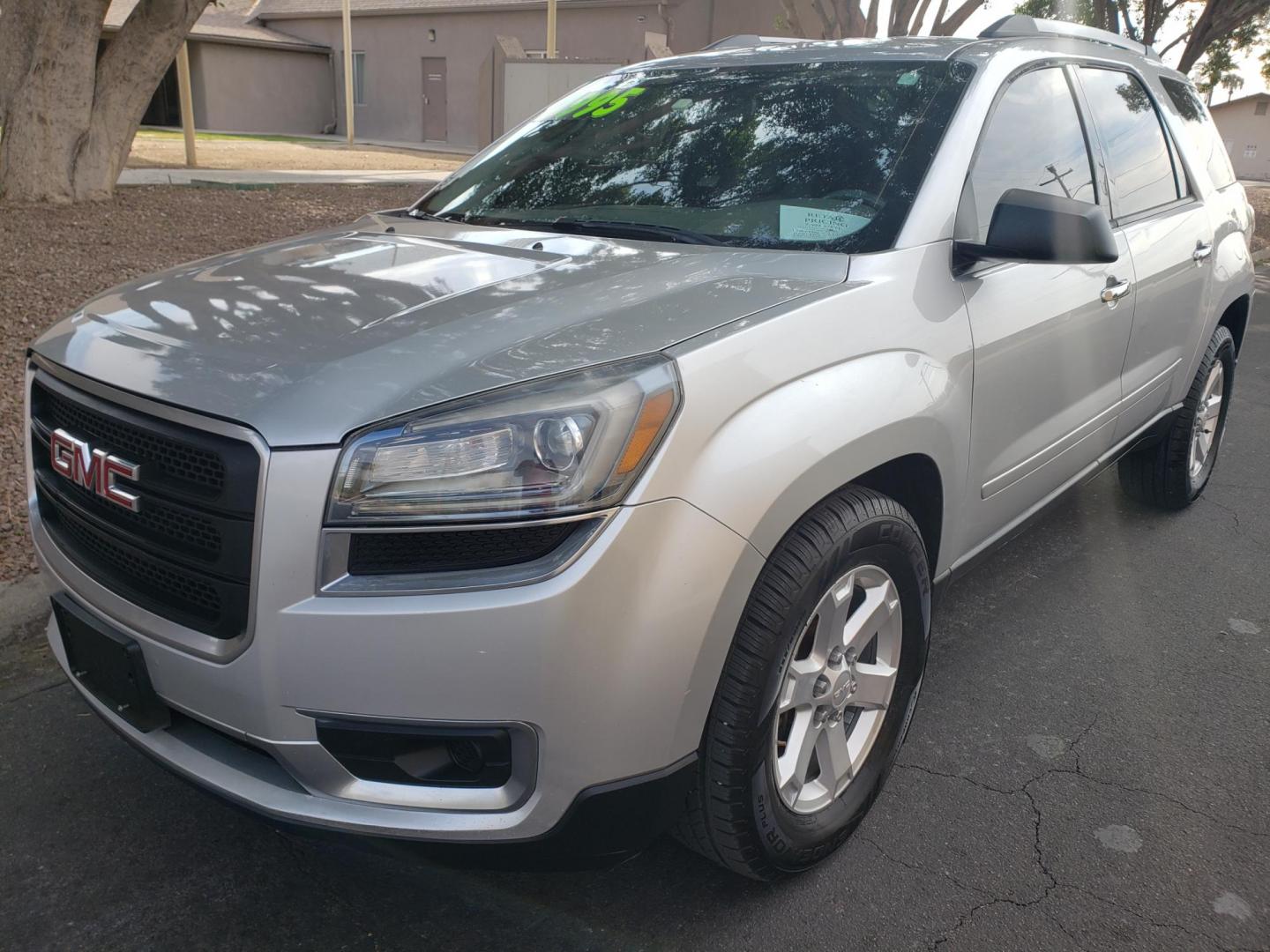 2014 silver /gray and black GMC Acadia SLE-1 FWD (1GKKRNED6EJ) with an 3.6L V6 DOHC 24V engine, 6-Speed Automatic transmission, located at 323 E Dunlap Ave., Phoenix, AZ, 85020, (602) 331-9000, 33.567677, -112.069000 - 2014 GMC Acadia SLE-1 FWD,……. EXCELLENT condition,…… A Real Must See!!.... No accidents, Power everything, Ice cold ac front and rear, gray and black interior with gray cloth seats in near perfect condition, power windows, power door locks, touch screen stereo/cd player, phone sync, blue too - Photo#0