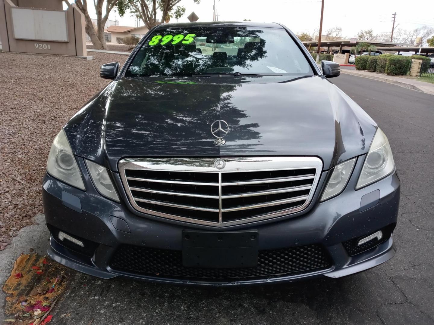 2010 gray /black Mercedes-Benz E-Class E550 Sedan (WDDHF7CB8AA) with an 5.5L V8 DOHC 32V engine, 7-Speed Automatic transmission, located at 323 E Dunlap Ave., Phoenix, AZ, 85020, (602) 331-9000, 33.567677, -112.069000 - Photo#1