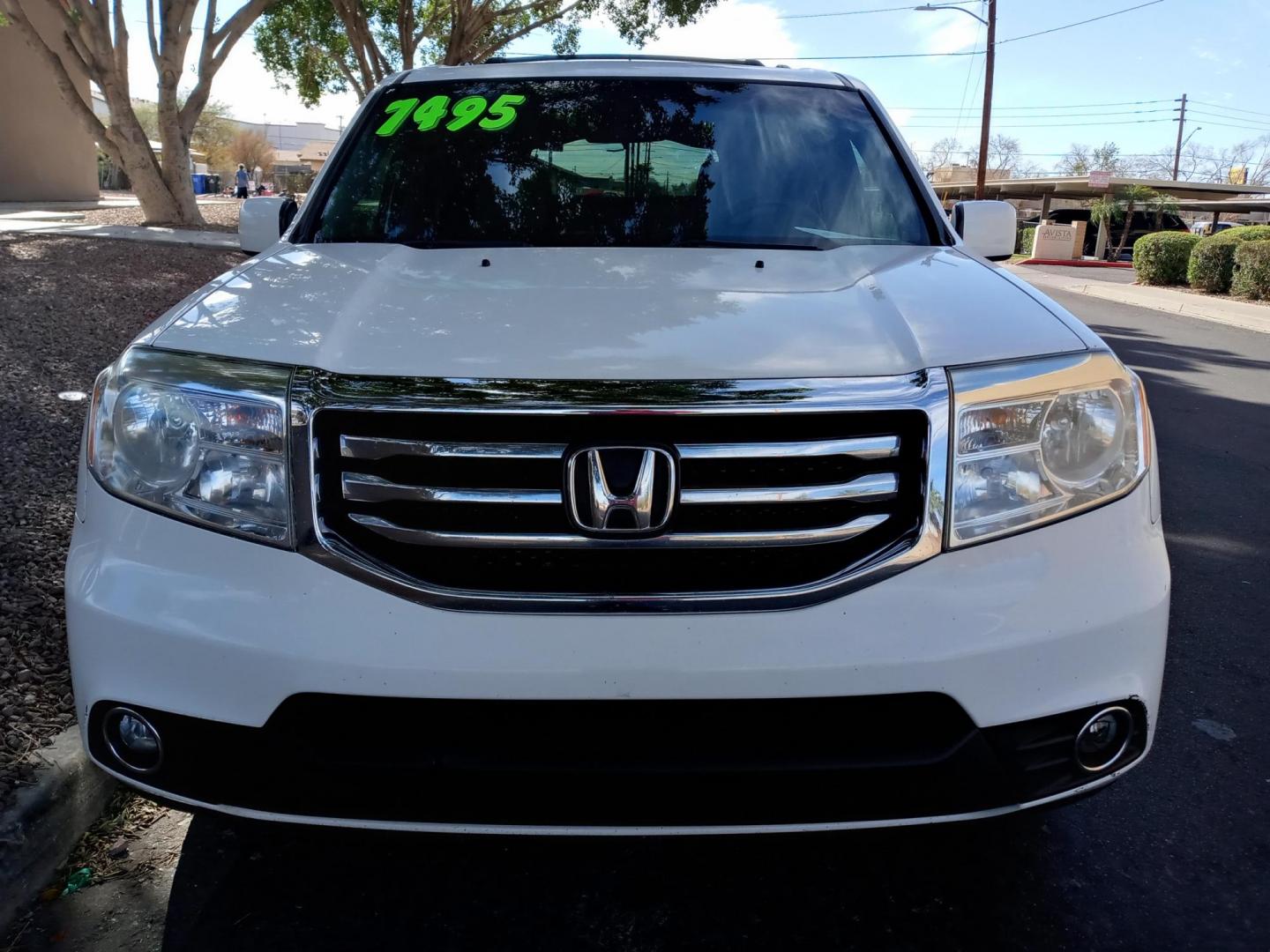 2013 WHITE /gray and black Honda Pilot EX 2WD 5-Spd AT (5FNYF3H4XDB) with an 3.5L V6 SOHC 24V engine, 5-Speed Automatic transmission, located at 323 E Dunlap Ave., Phoenix, AZ, 85020, (602) 331-9000, 33.567677, -112.069000 - Photo#1