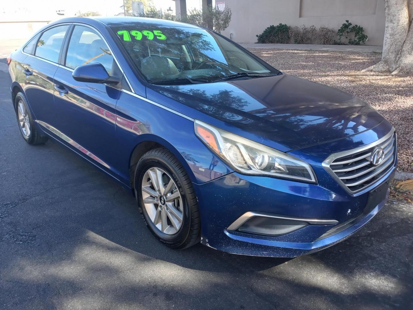 2016 BLUE /gray and black Hyundai Sonata SE (5NPE24AF0GH) with an 2.4L L4 DOHC 16V engine, 7A transmission, located at 323 E Dunlap Ave., Phoenix, AZ, 85020, (602) 331-9000, 33.567677, -112.069000 - 2016 Hyundai Sonata SE,........EXCELLENT condition, A Real Must See!!.... No accidents, Power everything, Touch screen Stereo/cd player, Phone sync, Bluetooth, Satellite compatible, backup camera, Ice cold ac, Clean gray and Black interior with gray cloth seats in near perfect condition, power wind - Photo#2