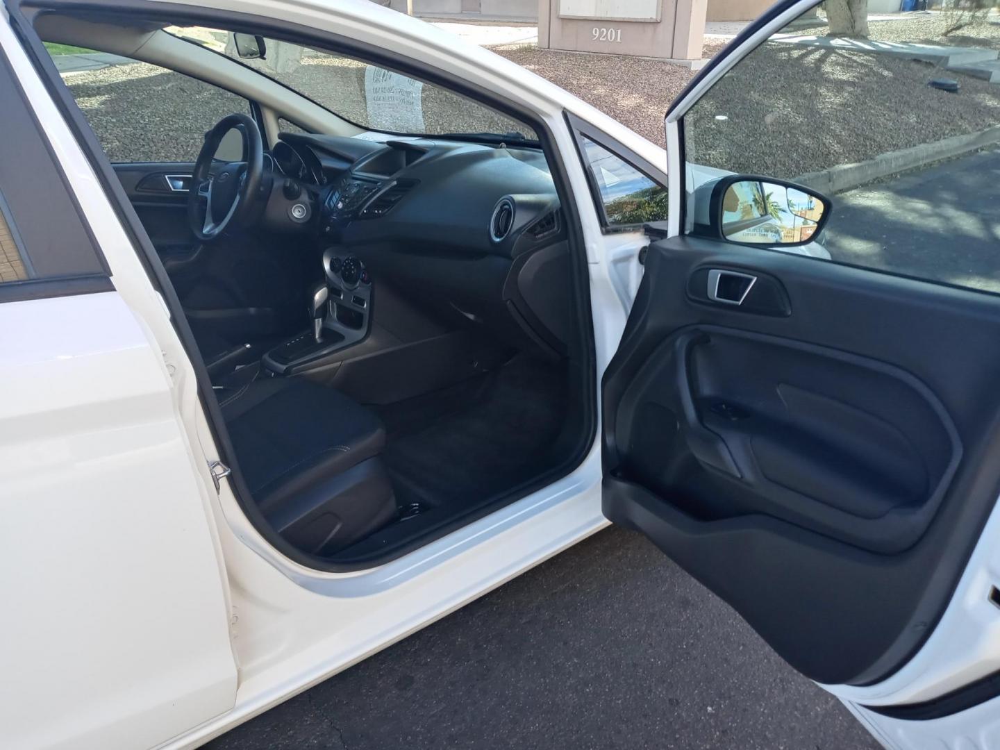 2016 WHITE /gray and black Ford Fiesta SE Hatchback (3FADP4EJ2GM) with an 1.6L L4 DOHC 16V engine, automatic transmission, located at 323 E Dunlap Ave., Phoenix, AZ, 85020, (602) 331-9000, 33.567677, -112.069000 - 2016 Ford Fiesta SE Hatchback,……. EXCELLENT condition,…… A Real Must See!!.... No accidents, Power everything, Ice cold ac, gray and black interior with black cloth seats in near perfect condition, power windows, power door locks, stereo/cd player, phone sync, blue tooth, clean Arizona title - Photo#12