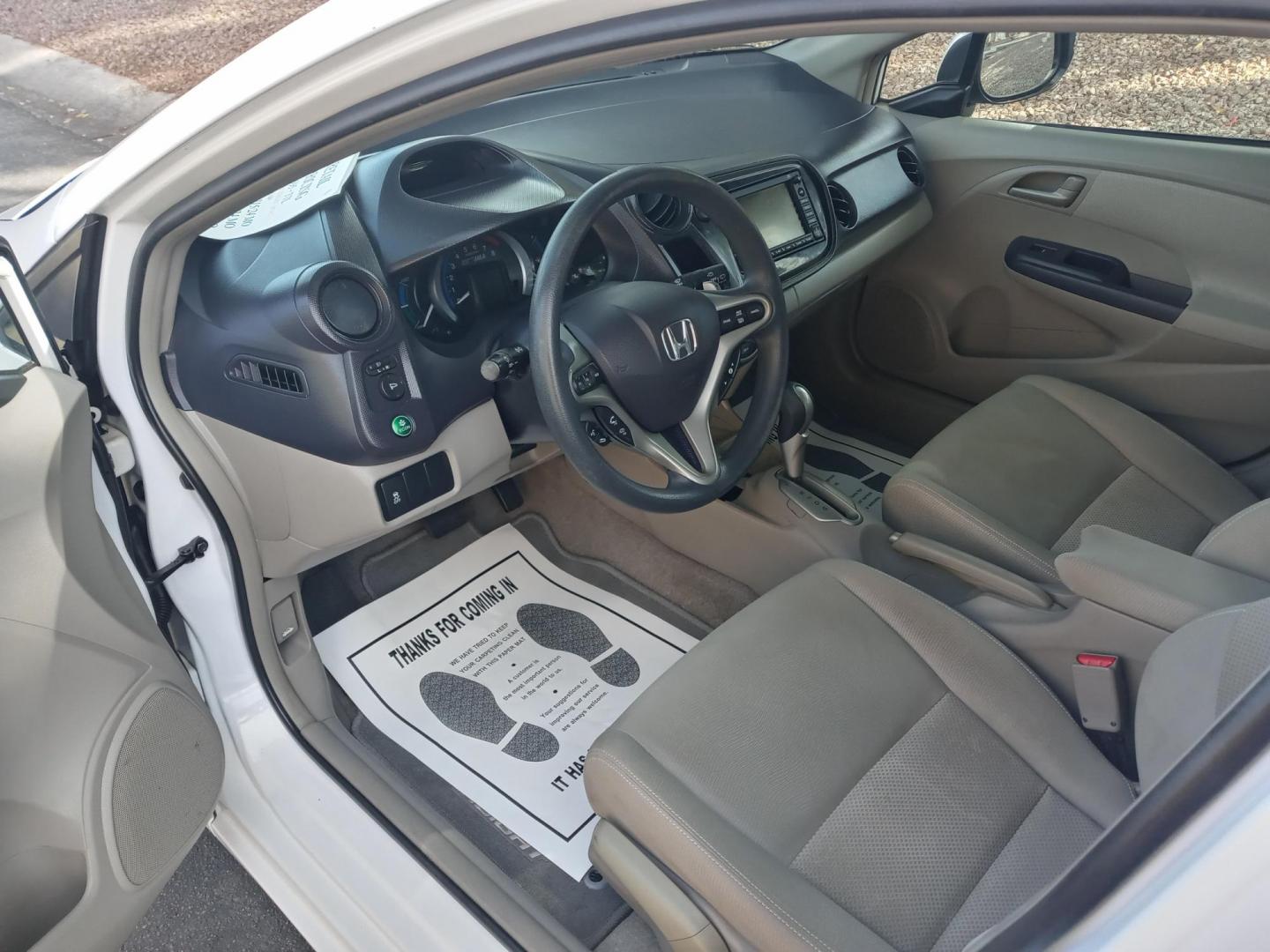 2010 WHITE /gray Honda Insight EX (JHMZE2H73AS) with an 1.3L L4 SOHC 8V HYBRID engine, Continuously Variable Transmisson transmission, located at 323 E Dunlap Ave., Phoenix, AZ, 85020, (602) 331-9000, 33.567677, -112.069000 - 2010 Honda Insight EX……. EXCELLENT condition,…… A Real Must See!!.... No accidents, Power everything, Ice cold ac, gray interior with gray cloth seats in near perfect condition, power windows, power door locks, touch screen stereo/cd player, phone sync, blue tooth, Navigation, clean Arizona - Photo#9