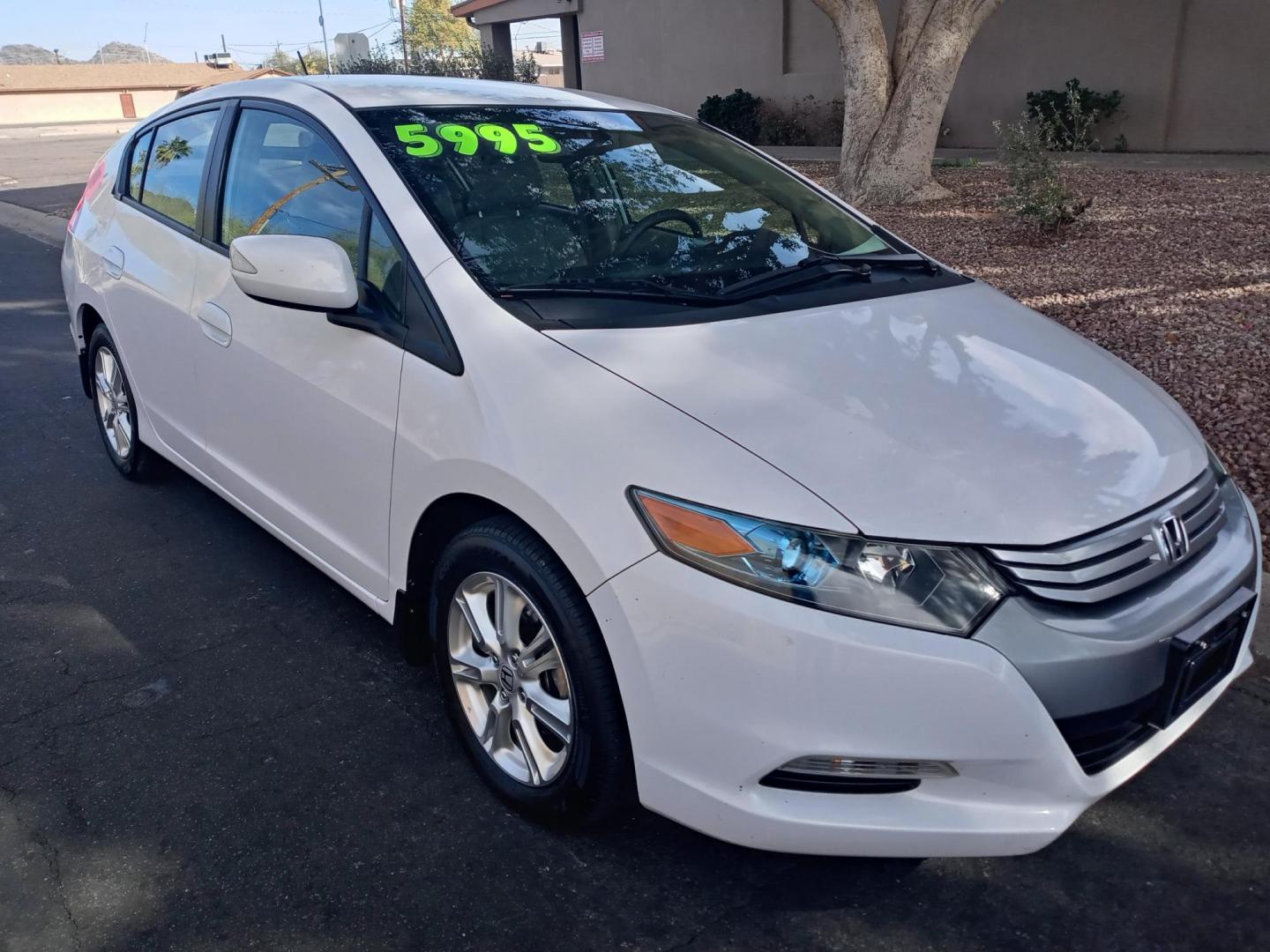 2010 WHITE /gray Honda Insight EX (JHMZE2H73AS) with an 1.3L L4 SOHC 8V HYBRID engine, Continuously Variable Transmisson transmission, located at 323 E Dunlap Ave., Phoenix, AZ, 85020, (602) 331-9000, 33.567677, -112.069000 - 2010 Honda Insight EX……. EXCELLENT condition,…… A Real Must See!!.... No accidents, Power everything, Ice cold ac, gray interior with gray cloth seats in near perfect condition, power windows, power door locks, touch screen stereo/cd player, phone sync, blue tooth, Navigation, clean Arizona - Photo#2