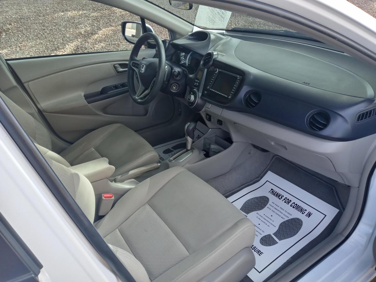 2010 WHITE /gray Honda Insight EX (JHMZE2H73AS) with an 1.3L L4 SOHC 8V HYBRID engine, Continuously Variable Transmisson transmission, located at 323 E Dunlap Ave., Phoenix, AZ, 85020, (602) 331-9000, 33.567677, -112.069000 - 2010 Honda Insight EX……. EXCELLENT condition,…… A Real Must See!!.... No accidents, Power everything, Ice cold ac, gray interior with gray cloth seats in near perfect condition, power windows, power door locks, touch screen stereo/cd player, phone sync, blue tooth, Navigation, clean Arizona - Photo#13